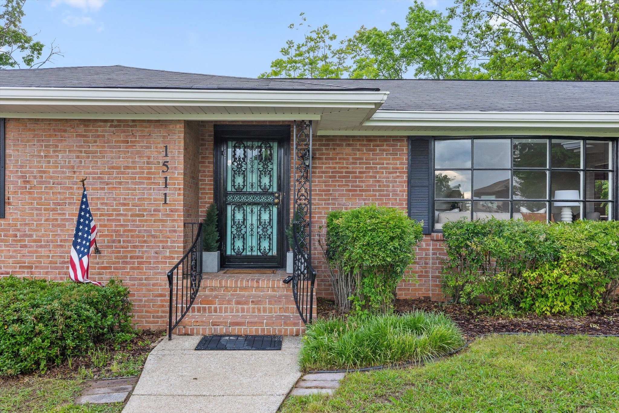 1511 Bunker Hill Drive Property Photo 3