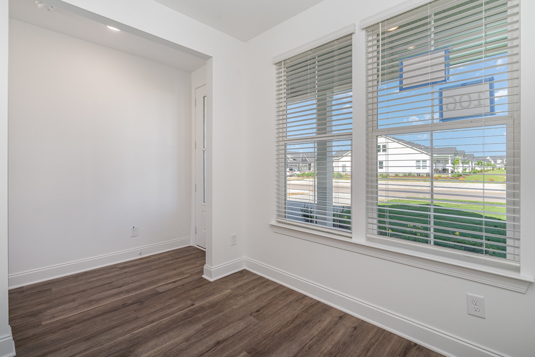 2527 Ashebrook Court Property Photo 10