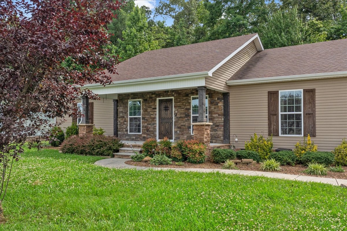 260 Williamsburg Cir Property Photo