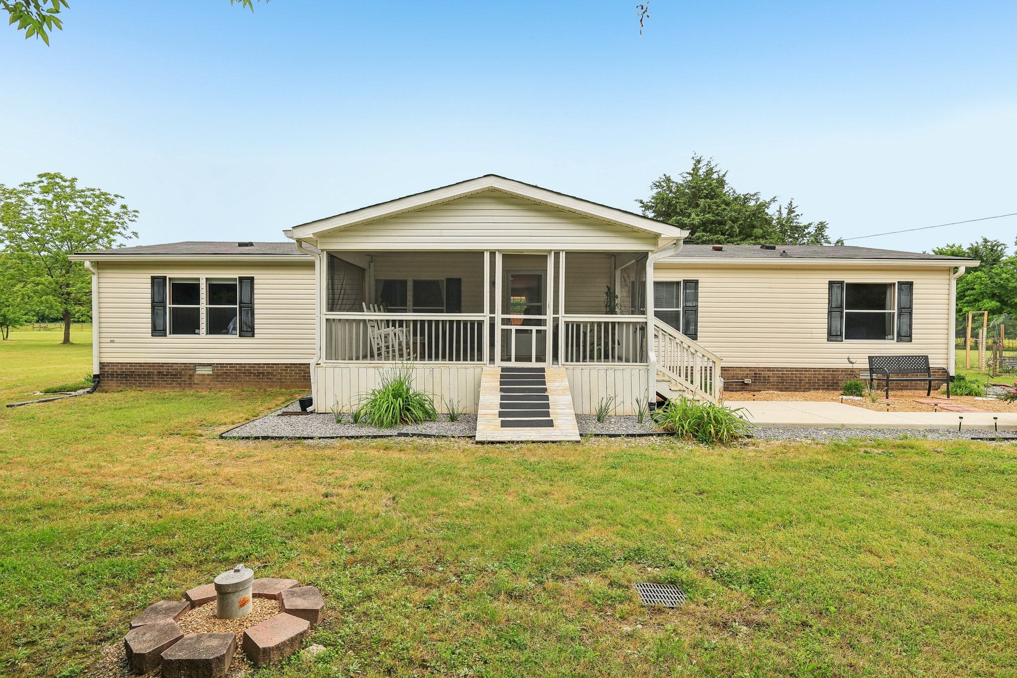 12056 Newtown Rd Property Photo 1