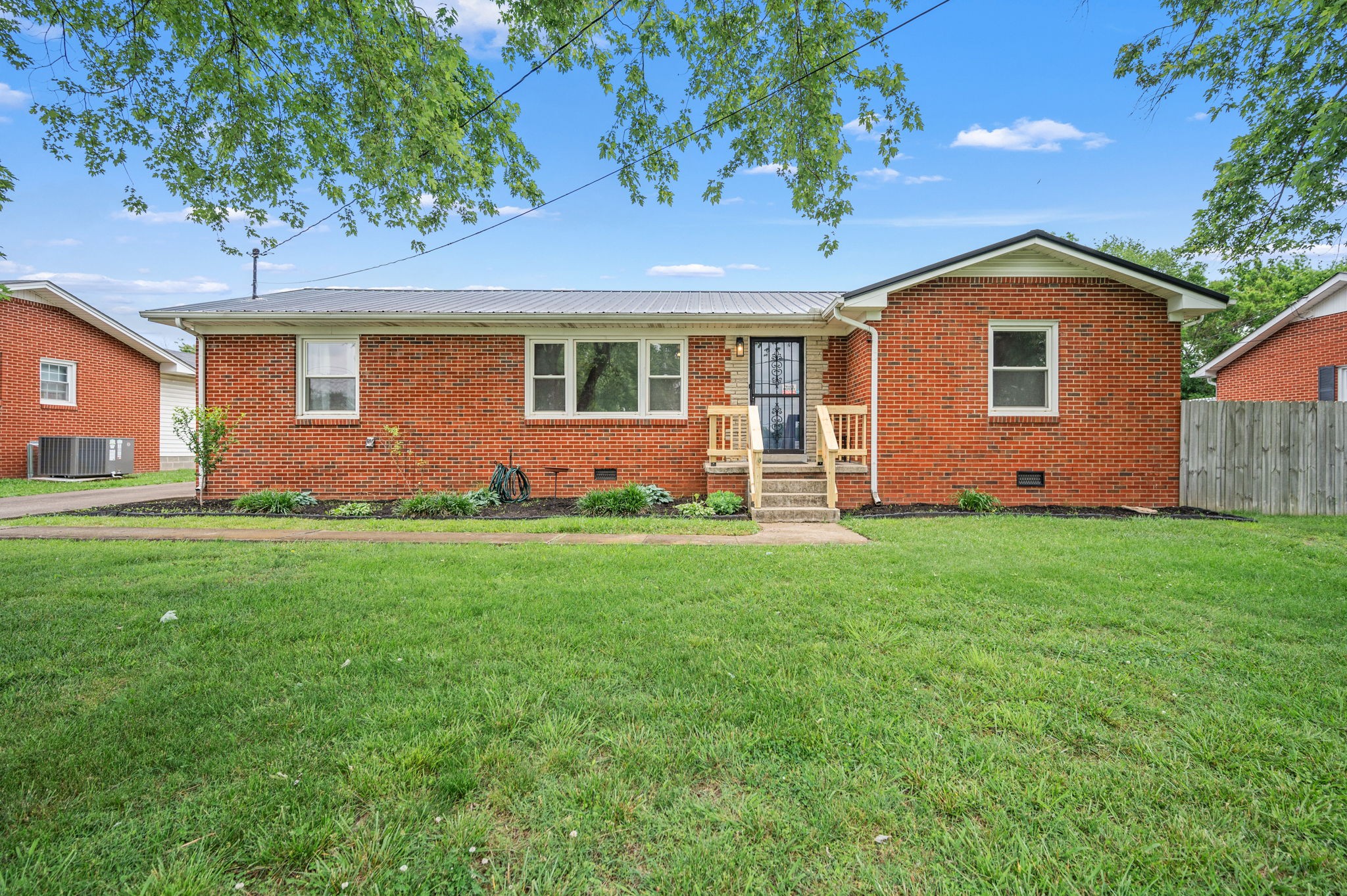 125 Enden Ave Property Photo