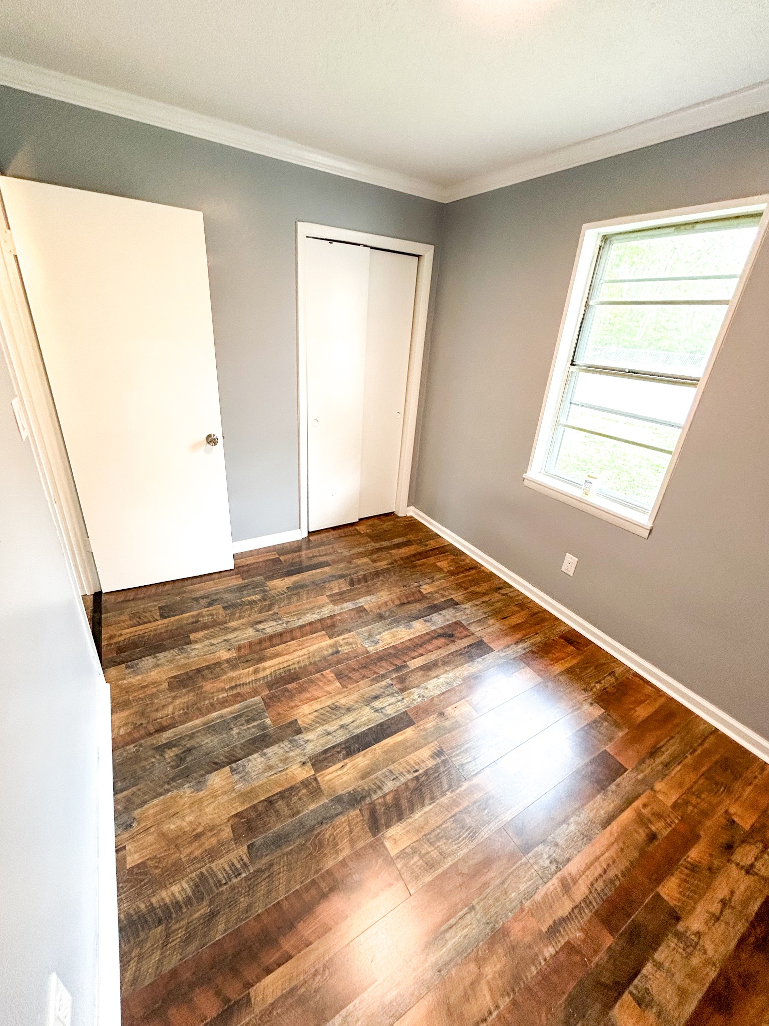727 Powell St Property Photo 14