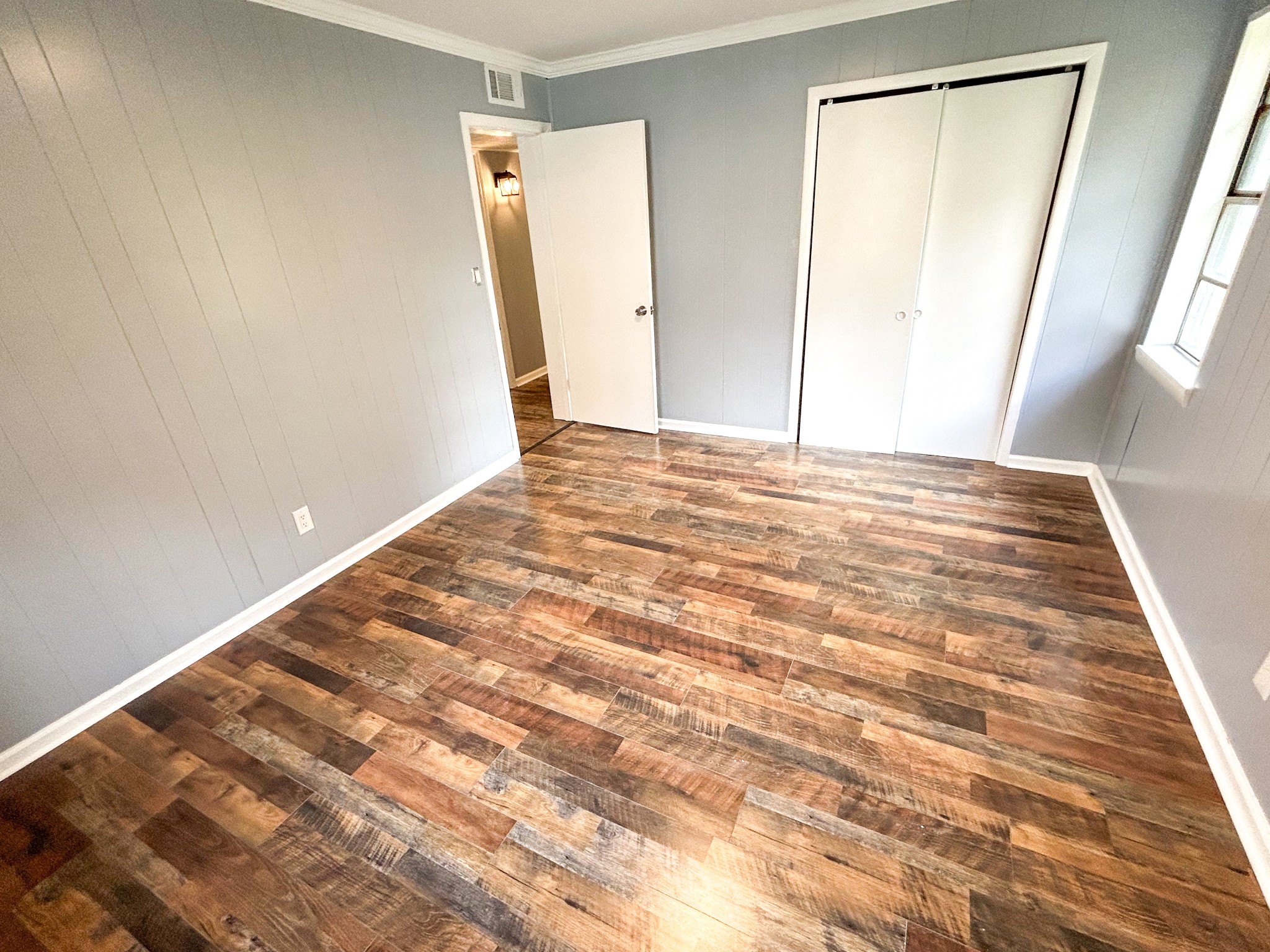 727 Powell St Property Photo 16