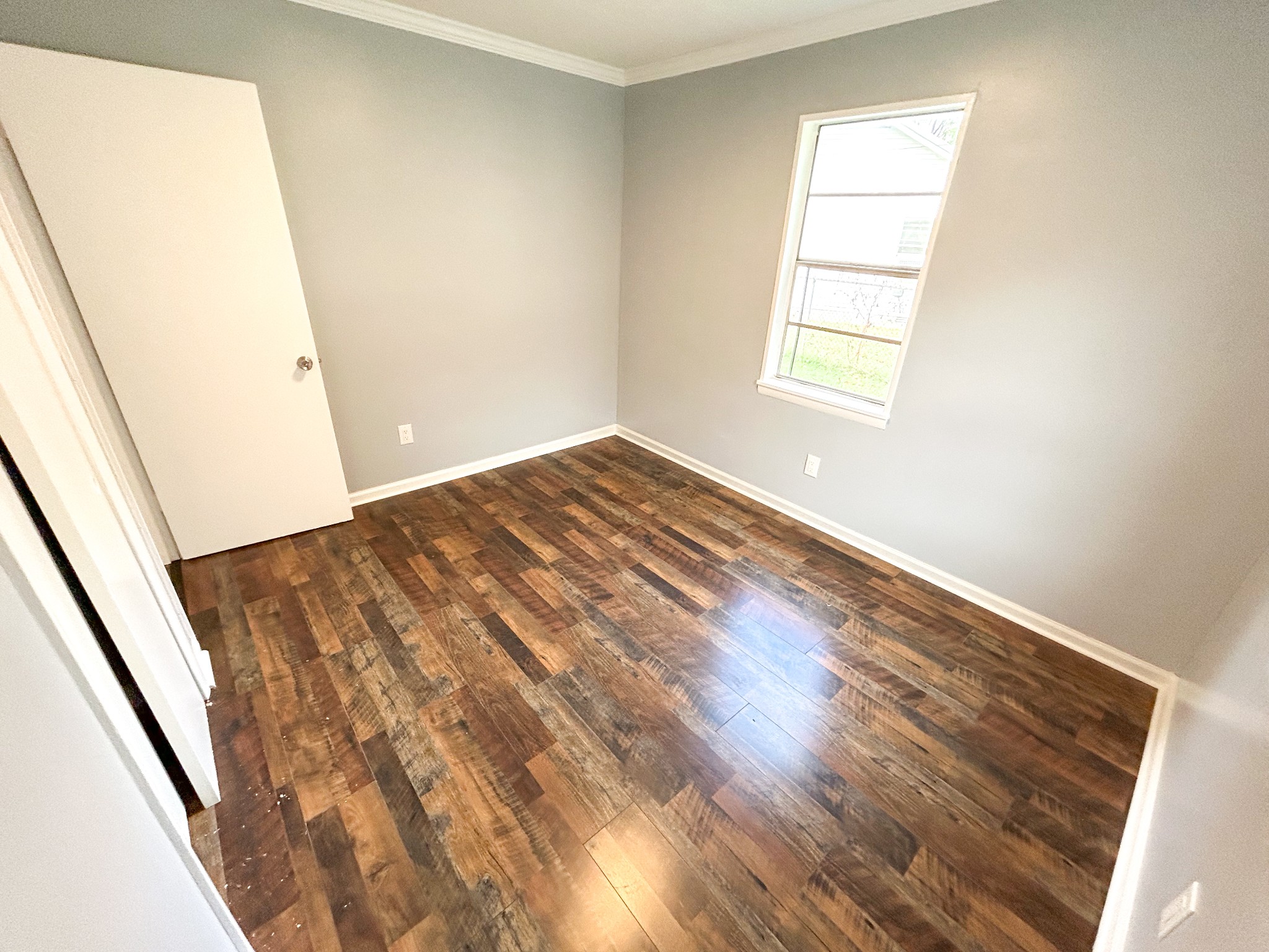 727 Powell St Property Photo 17