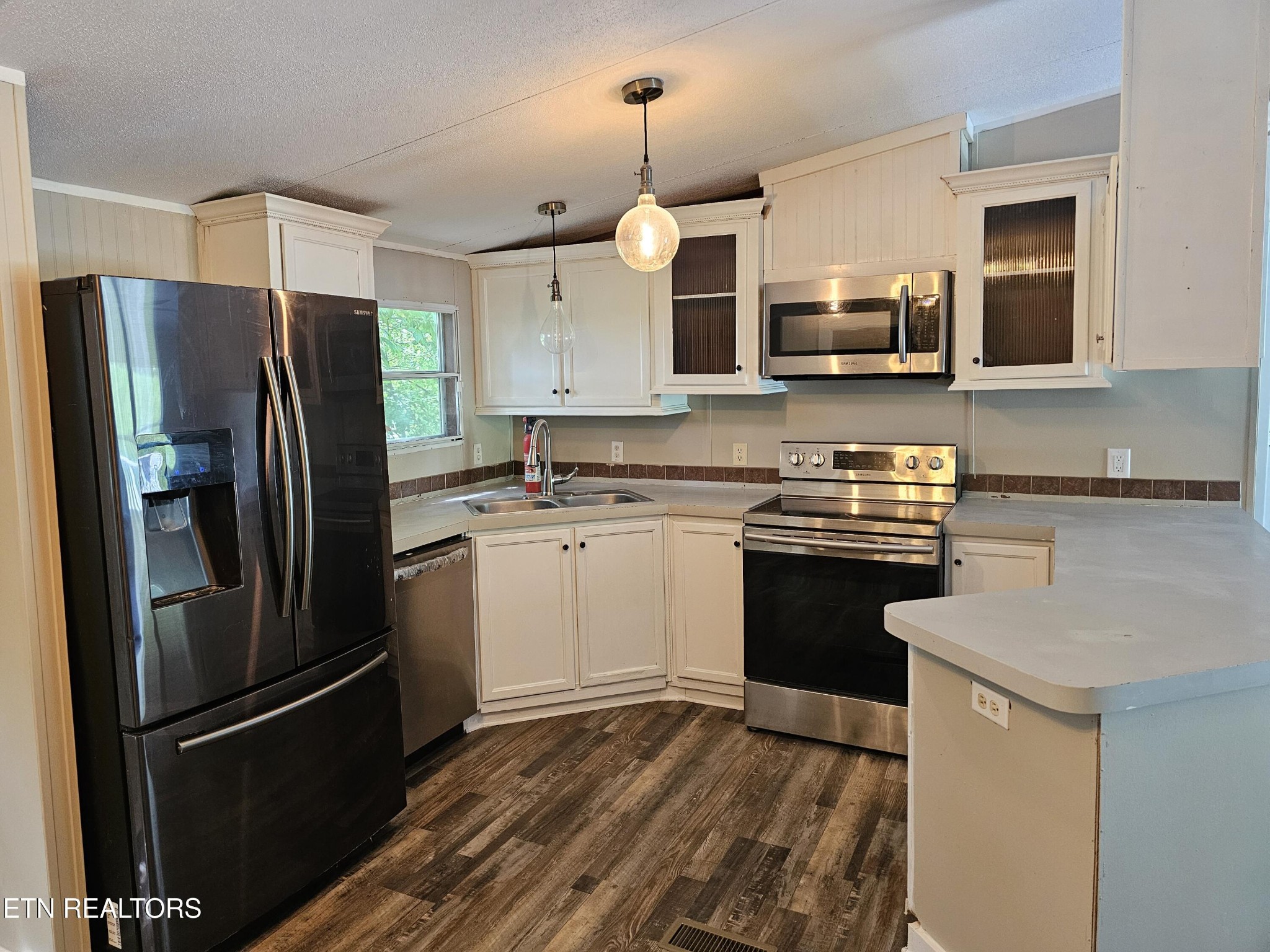 277 Coolidge Rd Property Photo 6