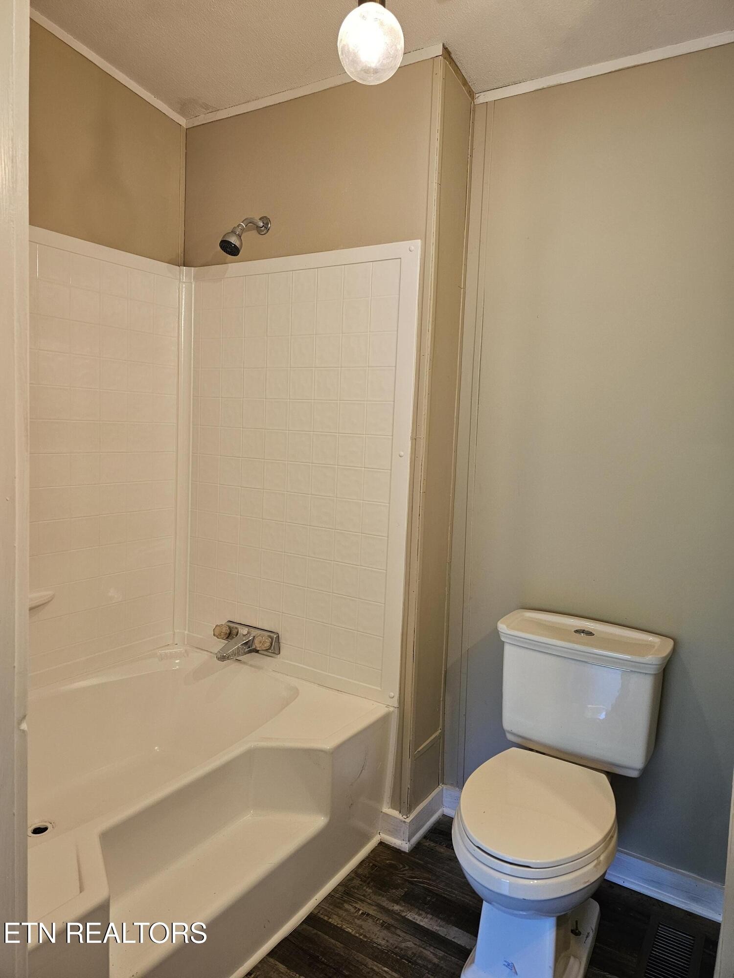 277 Coolidge Rd Property Photo 8
