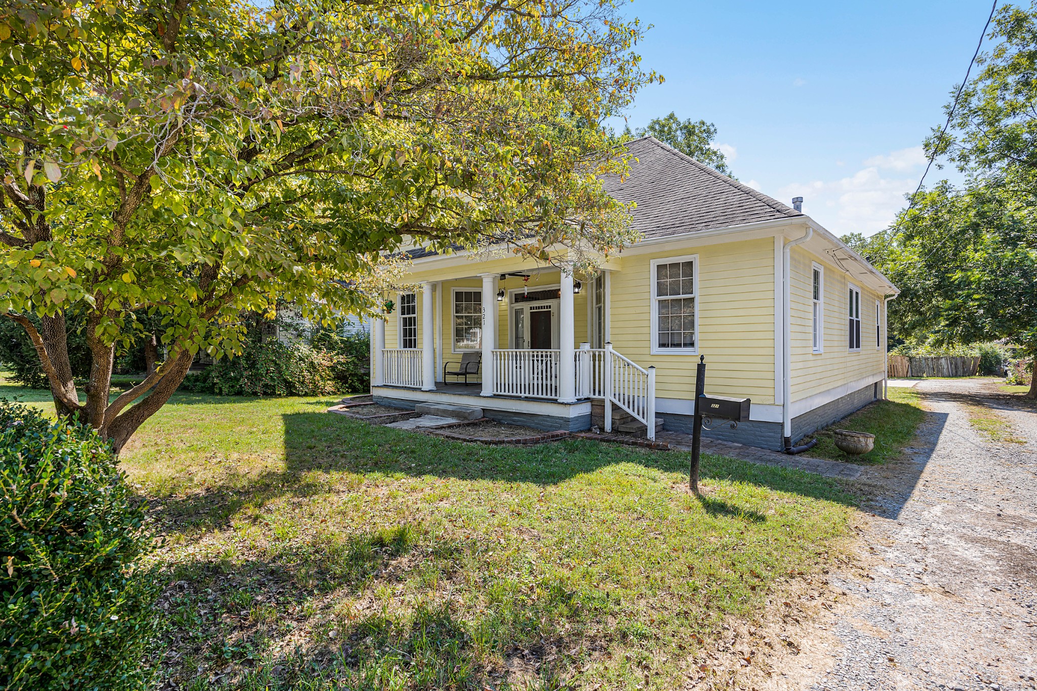 321 Head St Property Photo 1