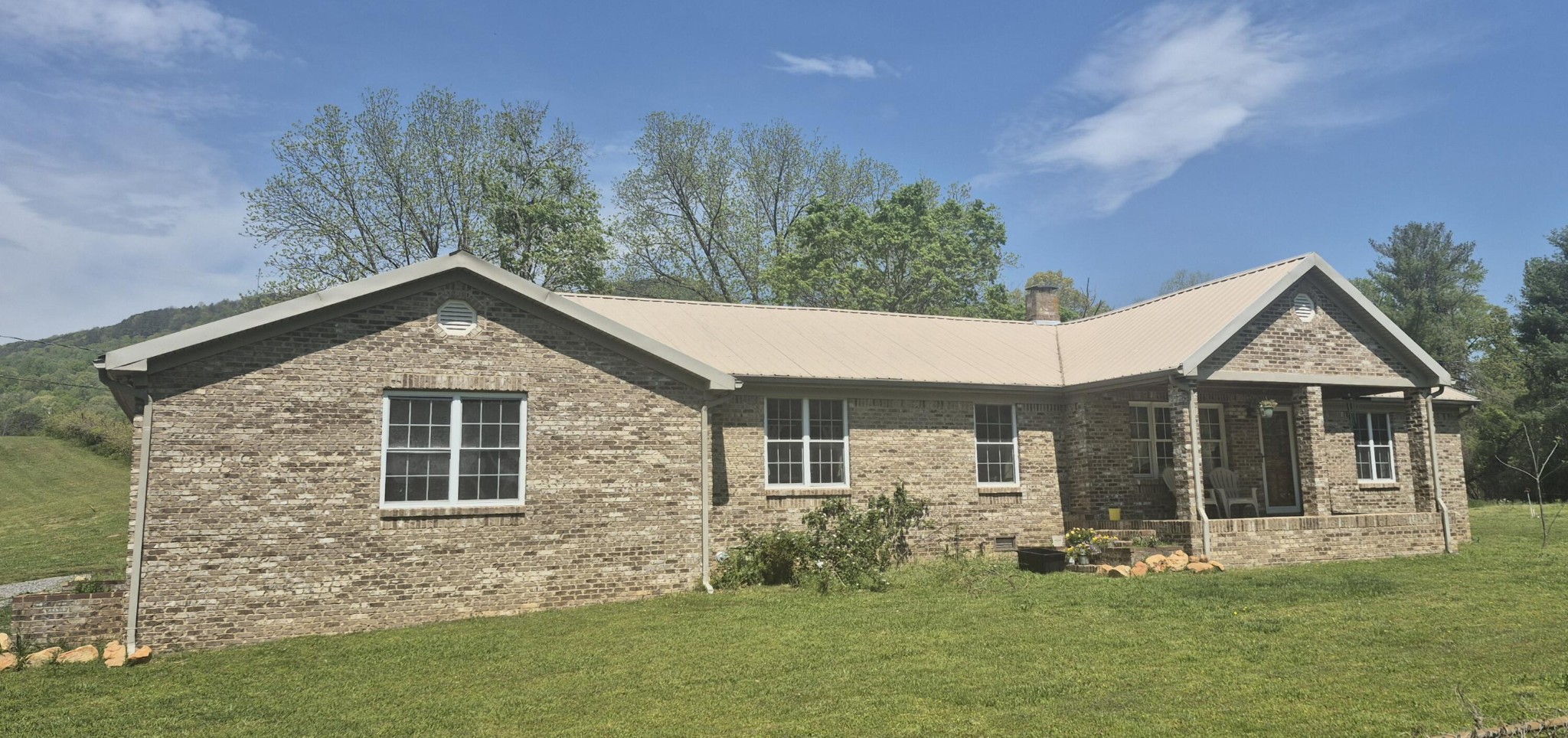525527 Shady Grove Road Property Photo 4