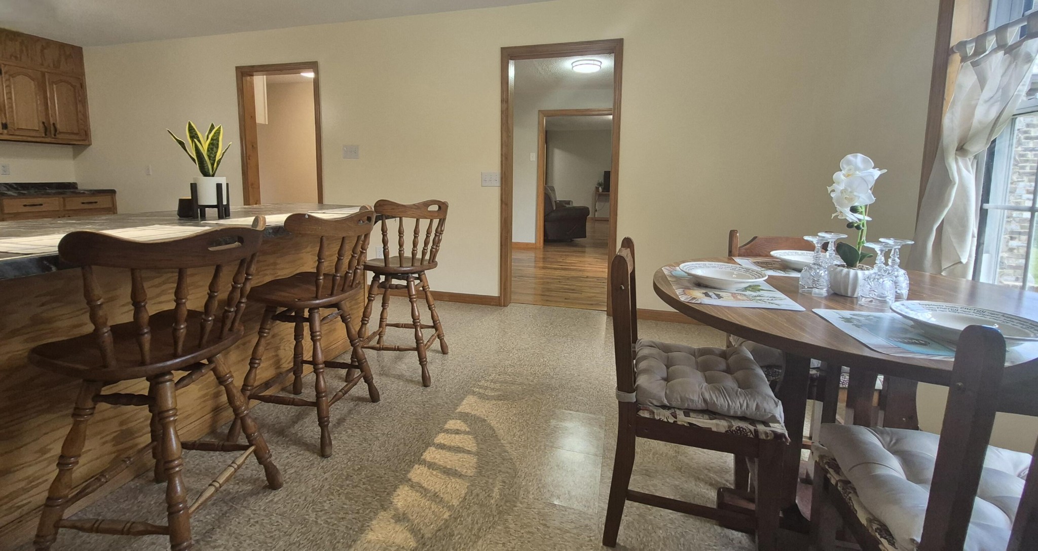 525527 Shady Grove Road Property Photo 16