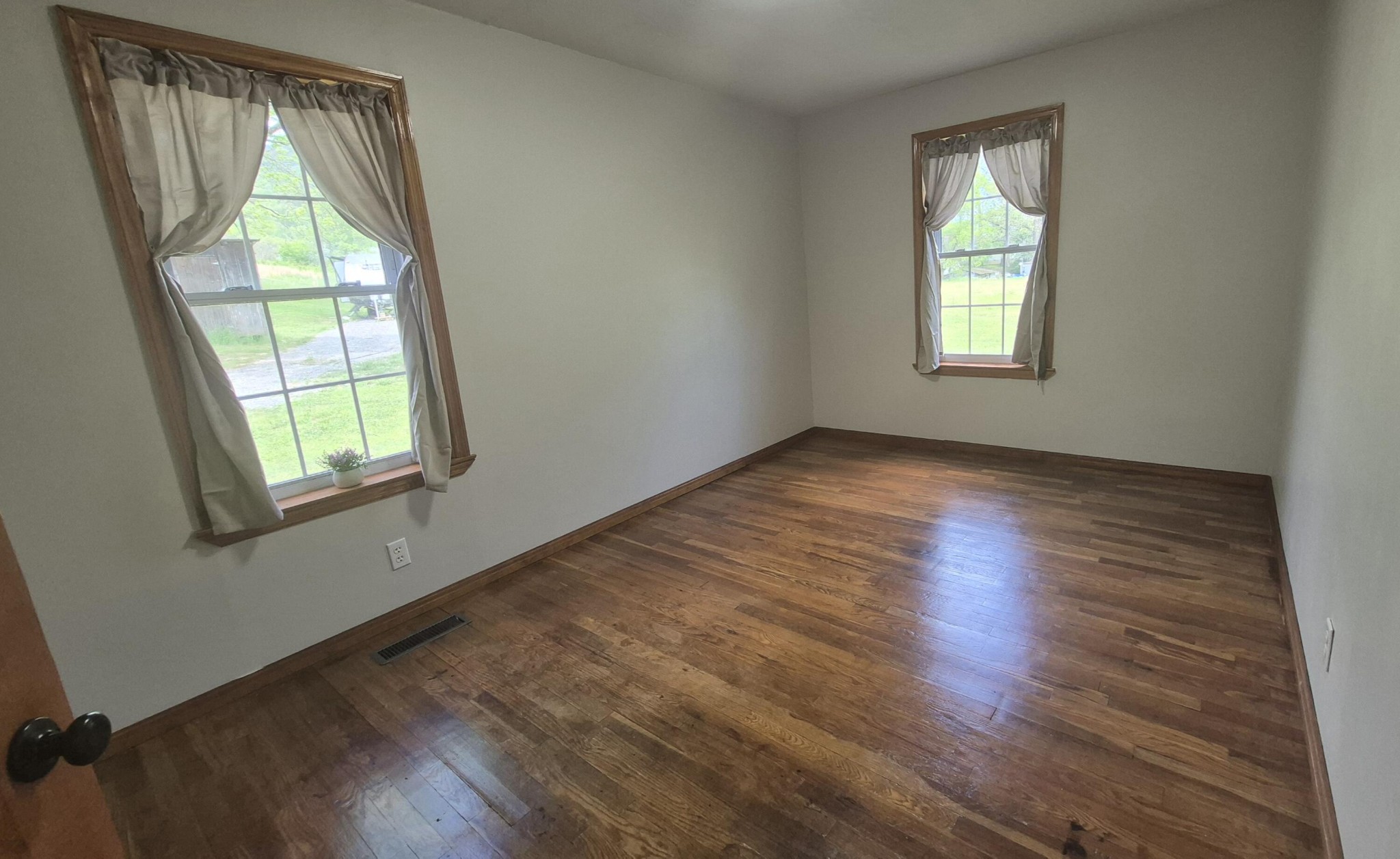525527 Shady Grove Road Property Photo 28