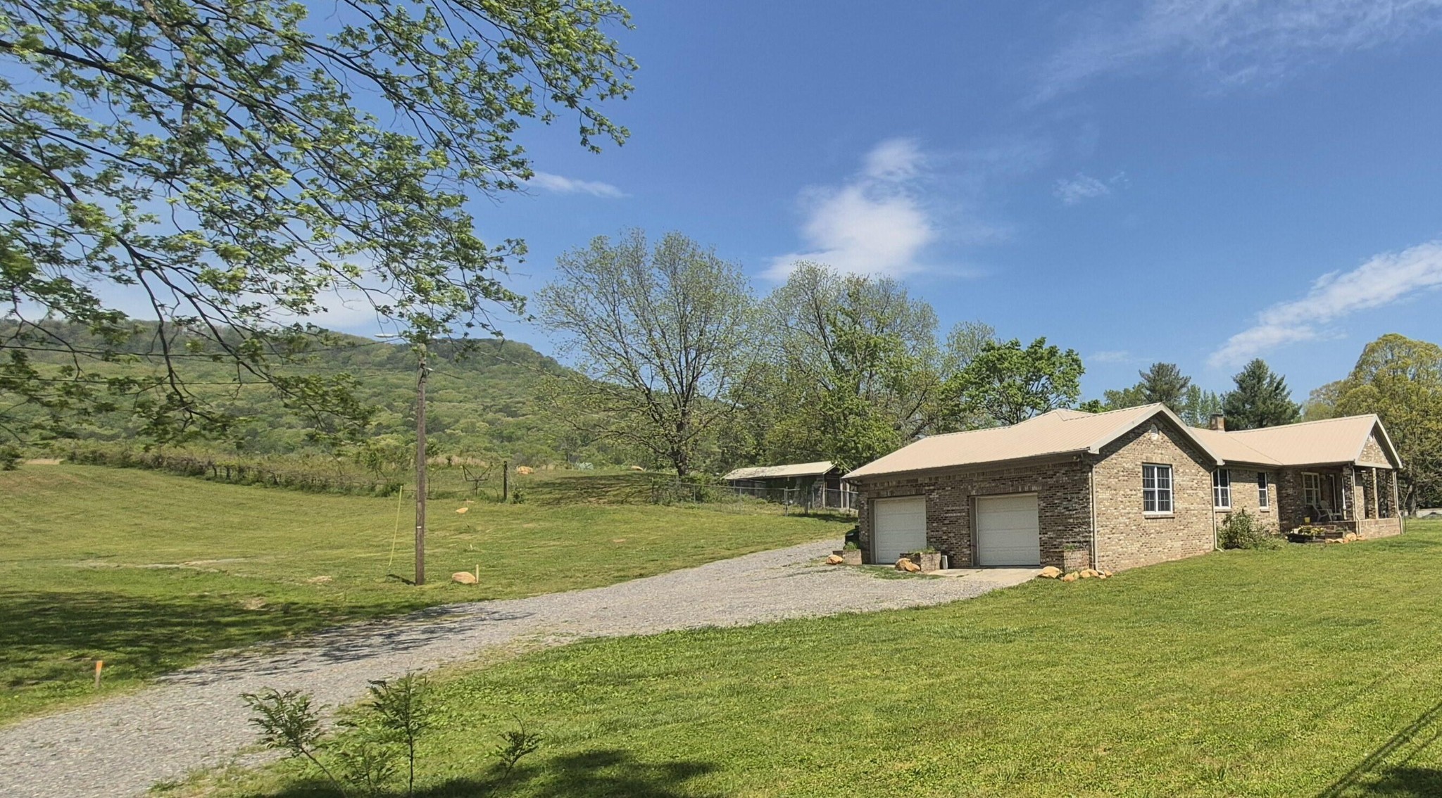 525 Shady Grove Road Property Photo