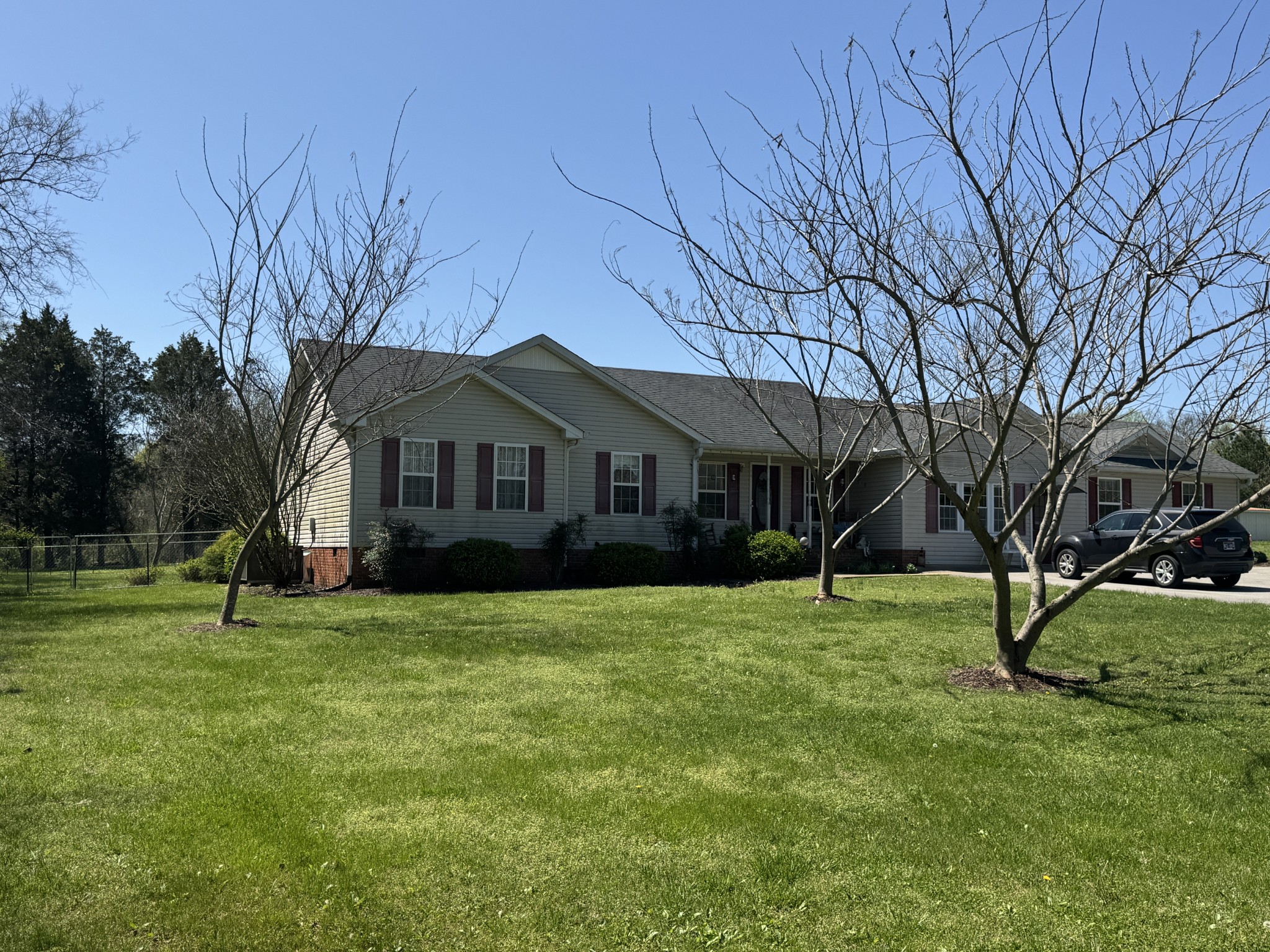 926 Henley Dr Property Photo 1