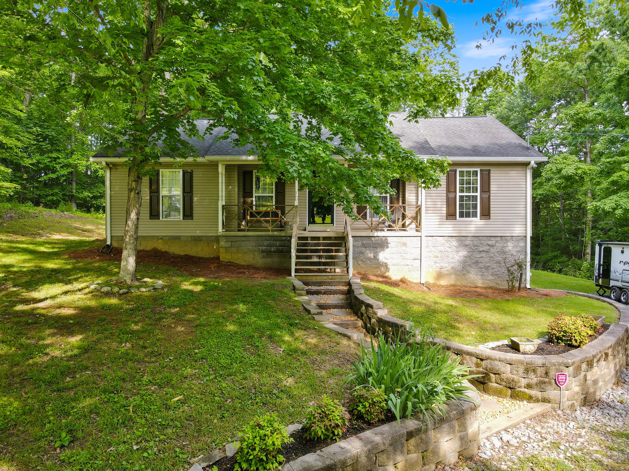 1056 Simms Heights Rd Property Photo 1