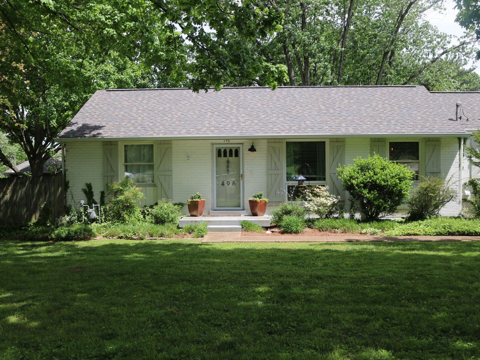 498 Whispering Hills Dr Property Photo 1