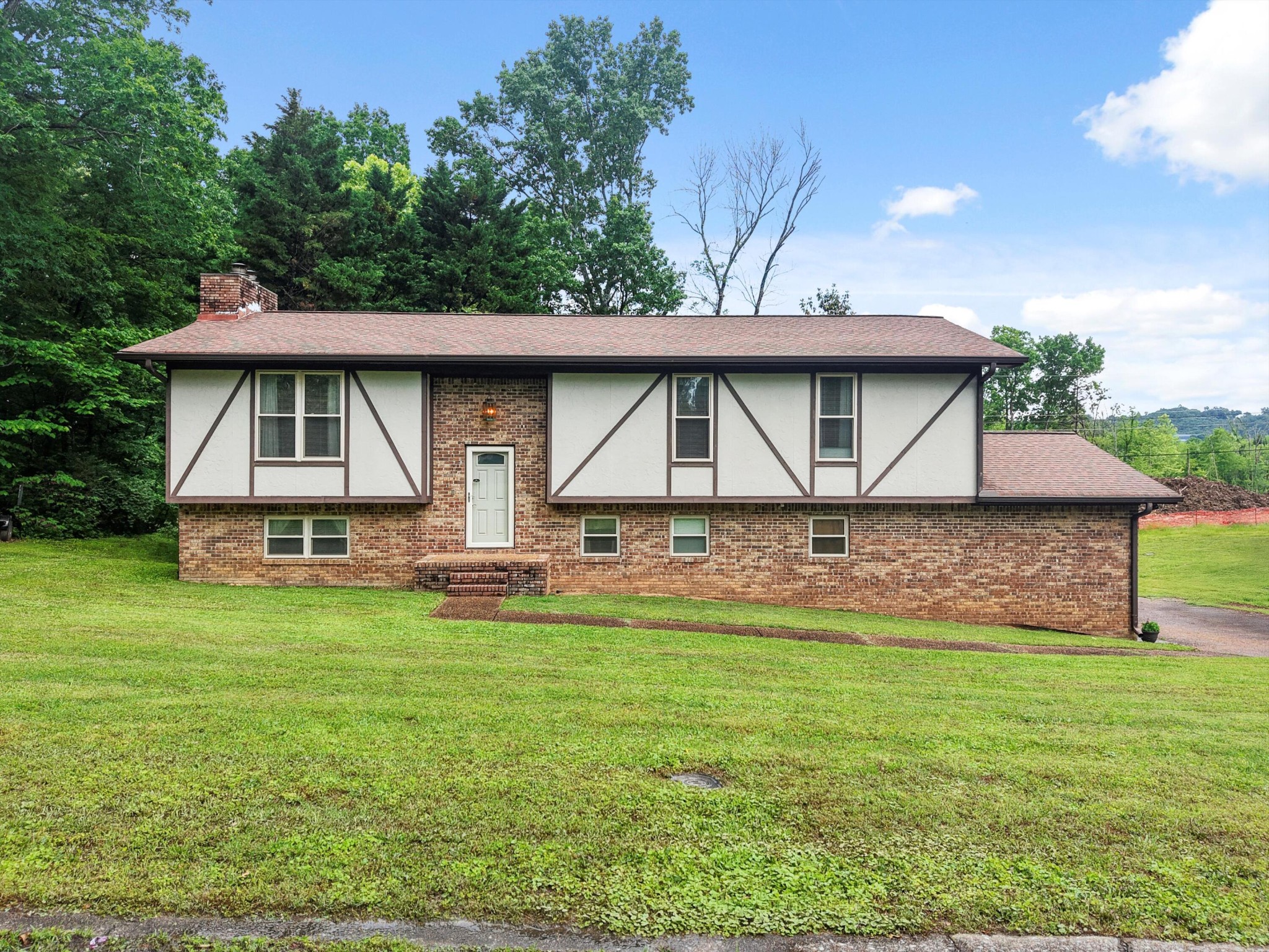 7470 Twin Brook Drive Property Photo 2
