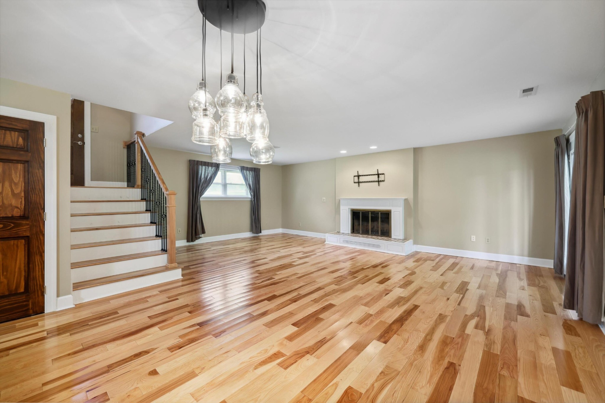 7470 Twin Brook Drive Property Photo 6