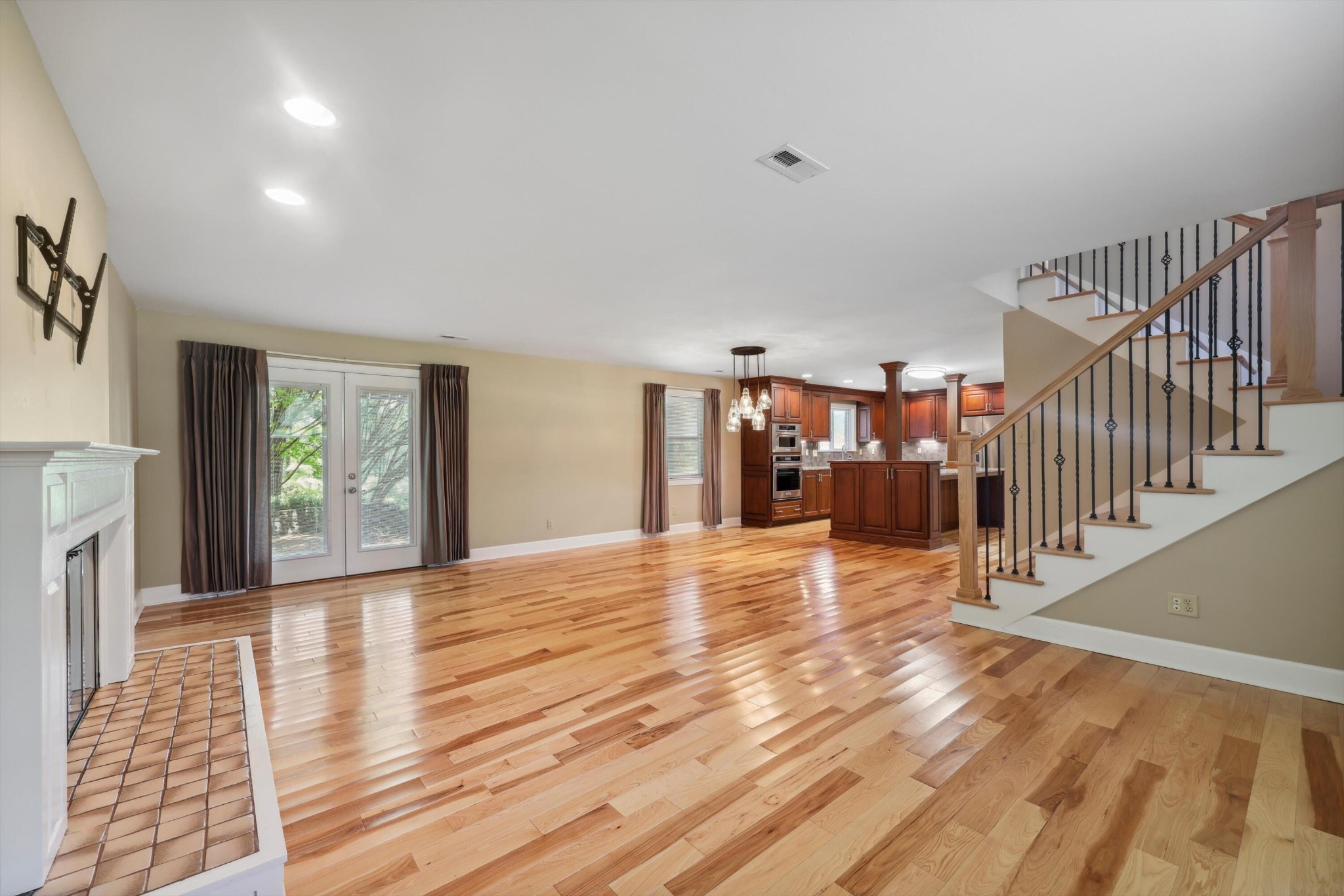 7470 Twin Brook Drive Property Photo 8