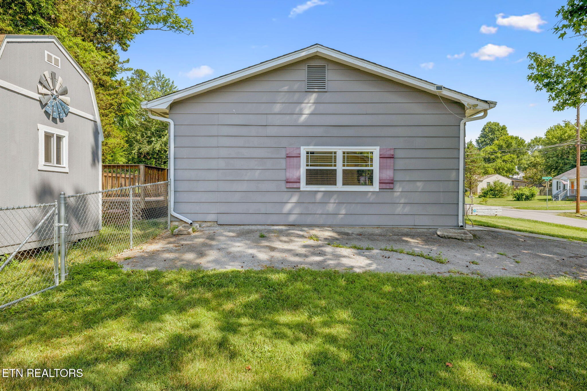 6201 Moore Rd Property Photo 40