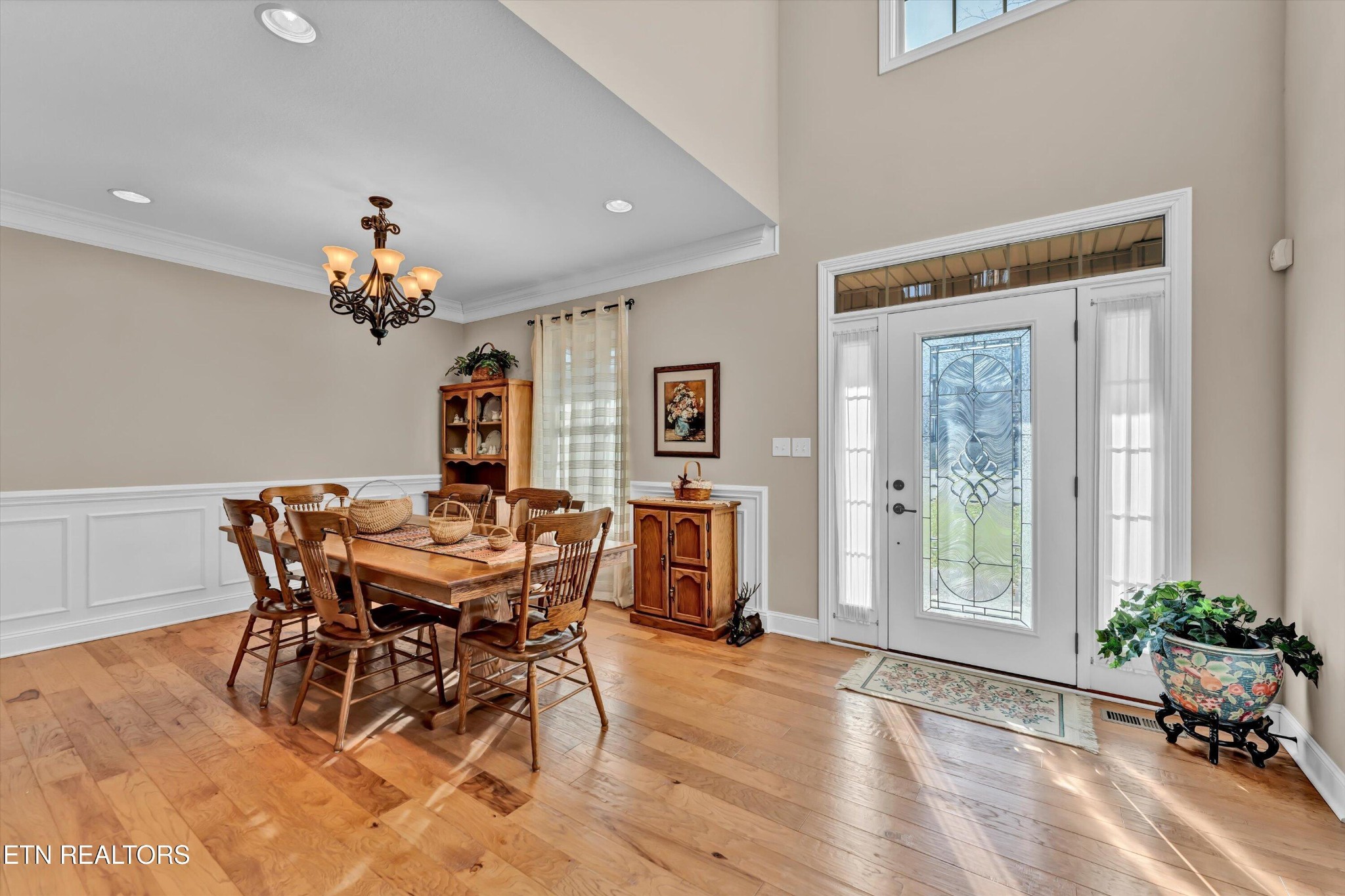 5606 Bridgehampton Drive Property Photo 5