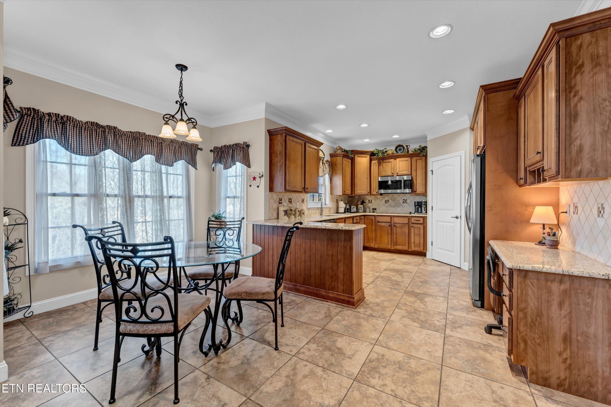 5606 Bridgehampton Drive Property Photo 14