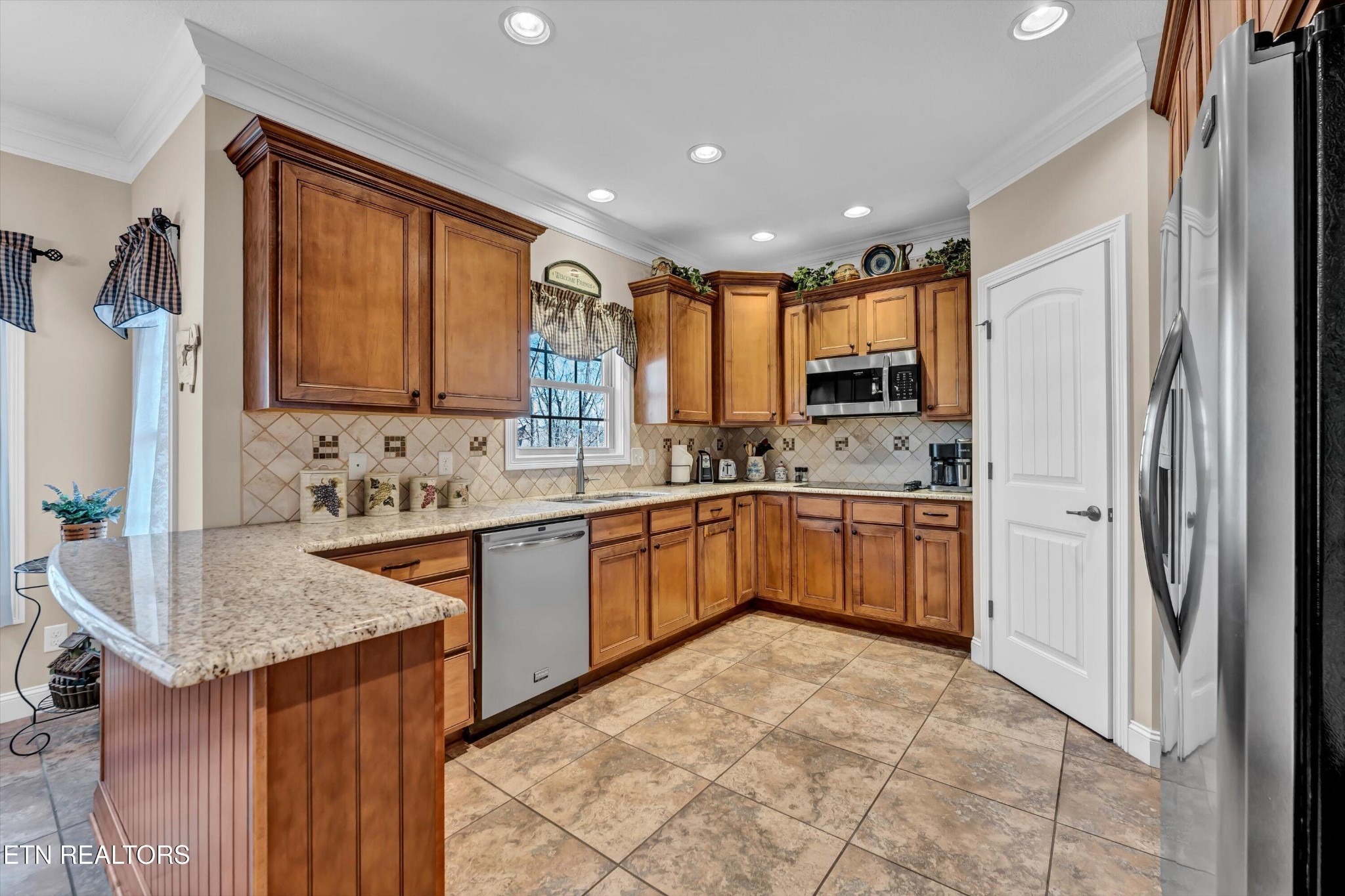 5606 Bridgehampton Drive Property Photo 15