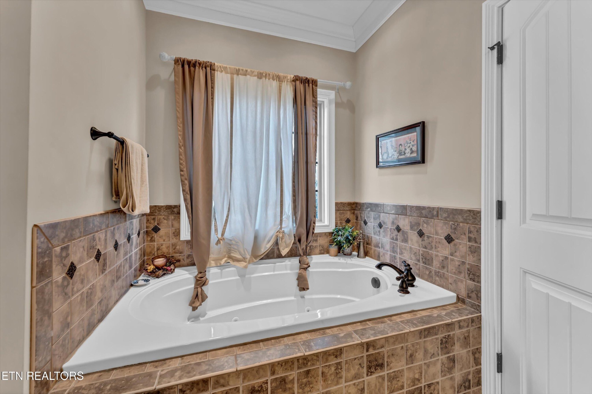5606 Bridgehampton Drive Property Photo 22