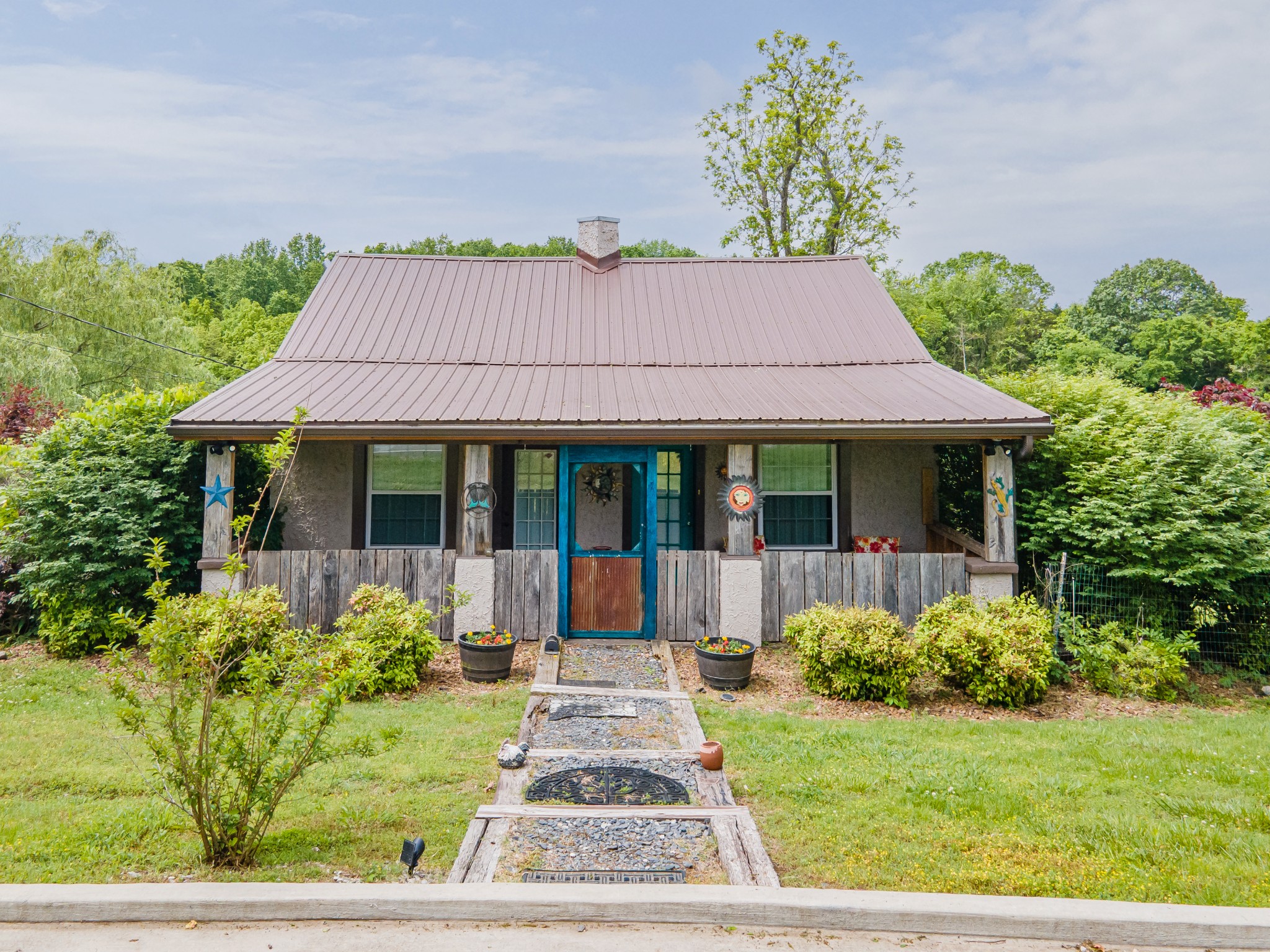 2046 Scribners Mill Rd Property Photo 1