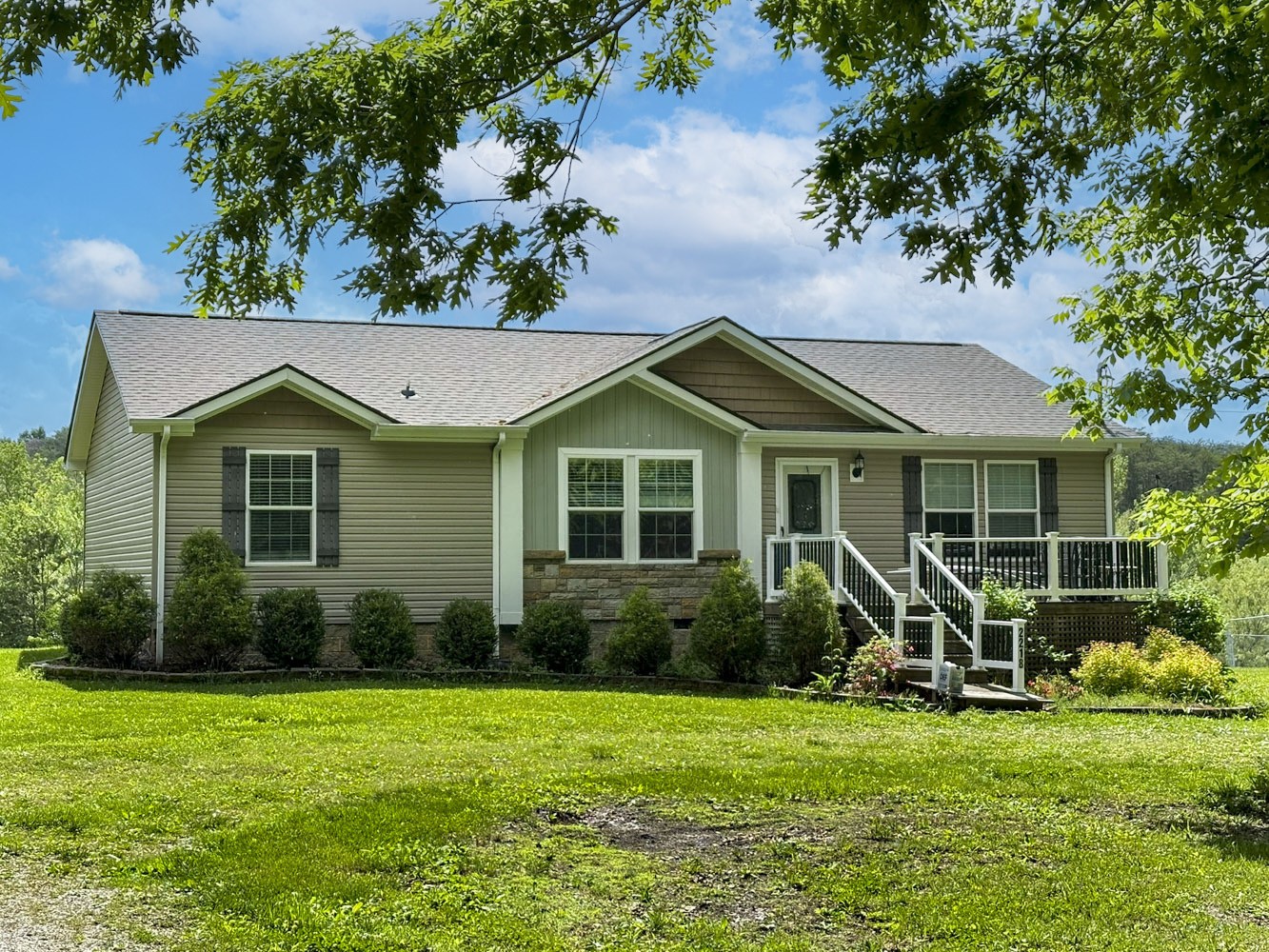 2218 Harvest Ln Property Photo 1