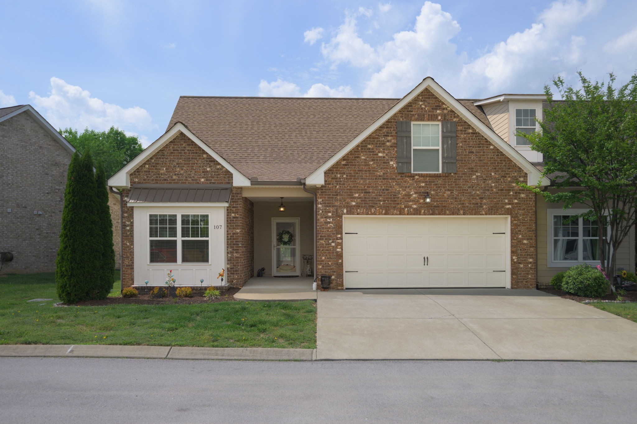 107 Brook Ct Property Photo 1