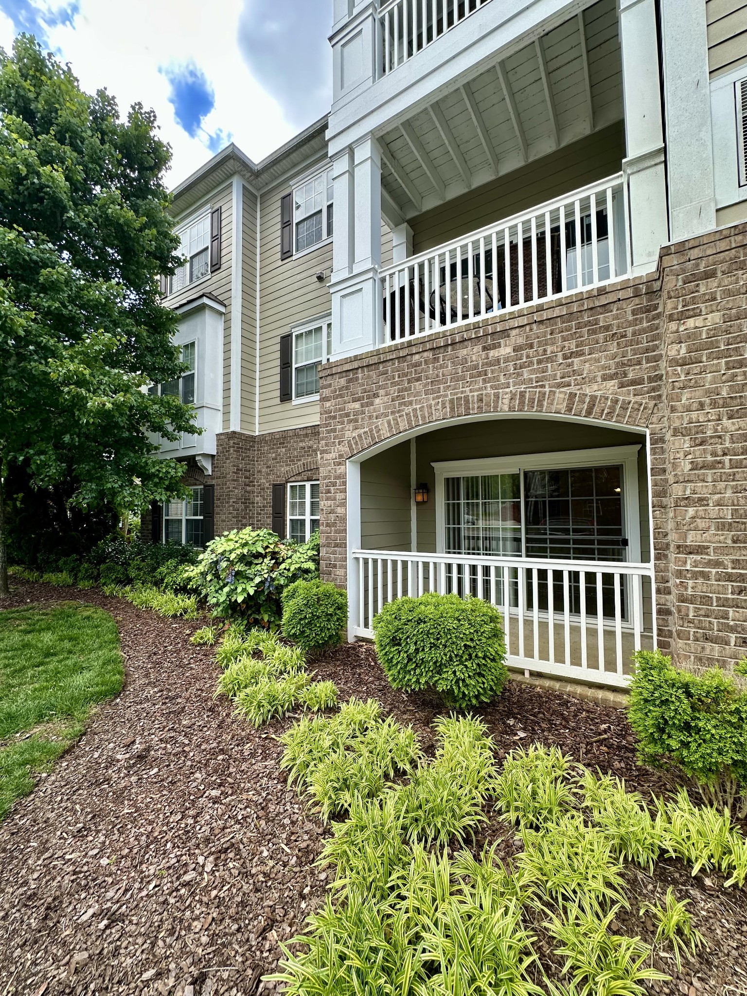 8501 Burnham Ln Property Photo 1