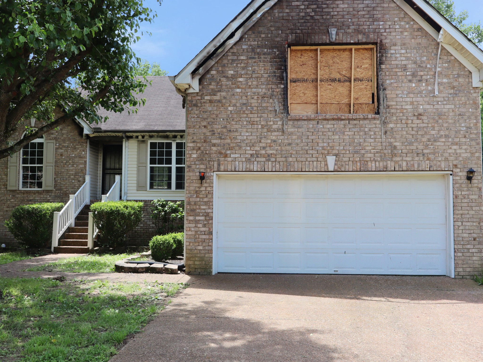 1633 Bridgecrest Dr Property Photo 1