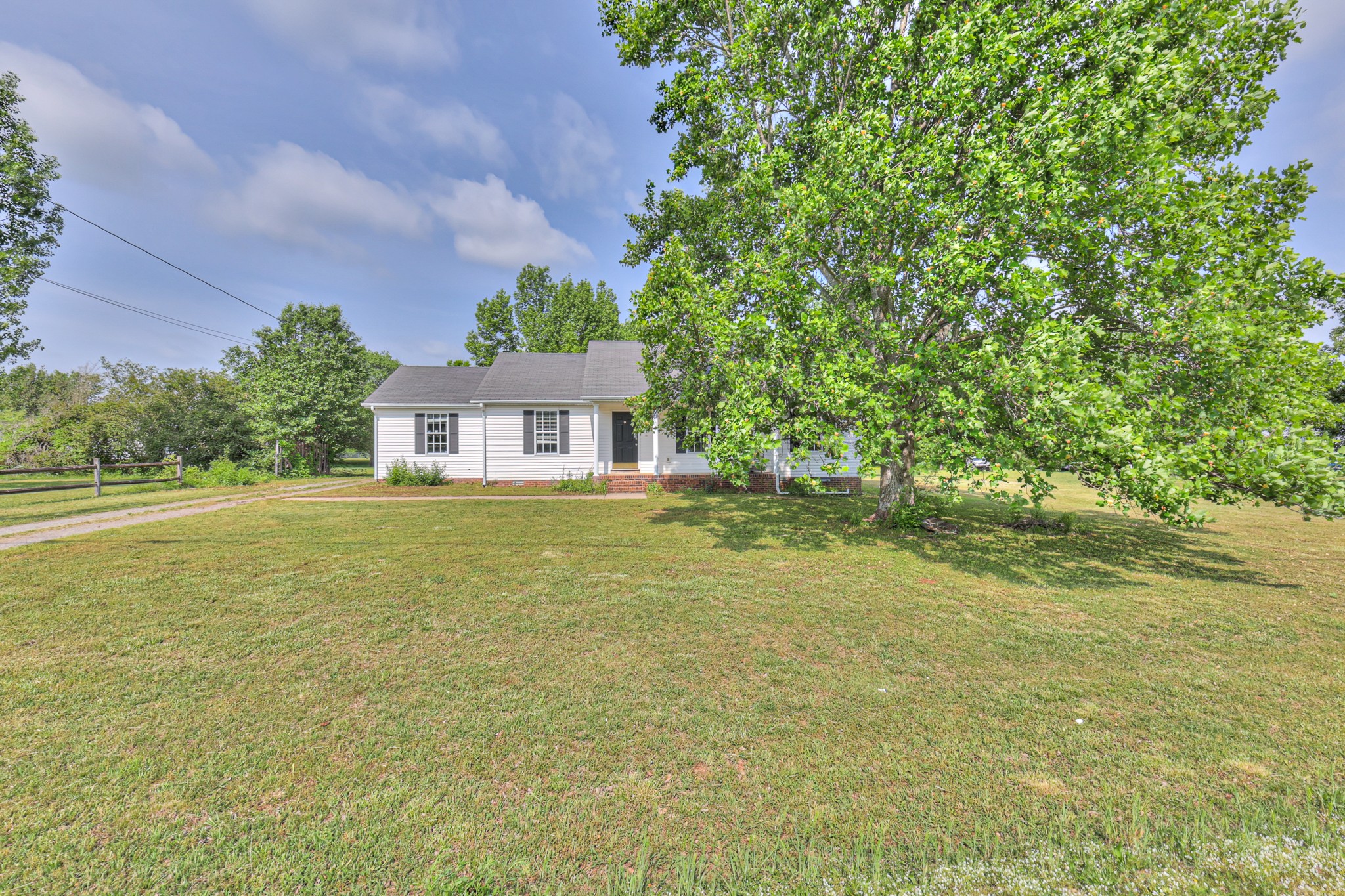 1716 Golden Valley Dr Property Photo