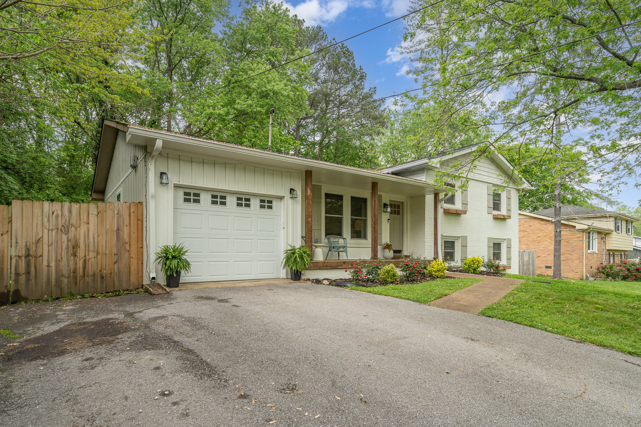 685 Brewer Dr Property Photo 3