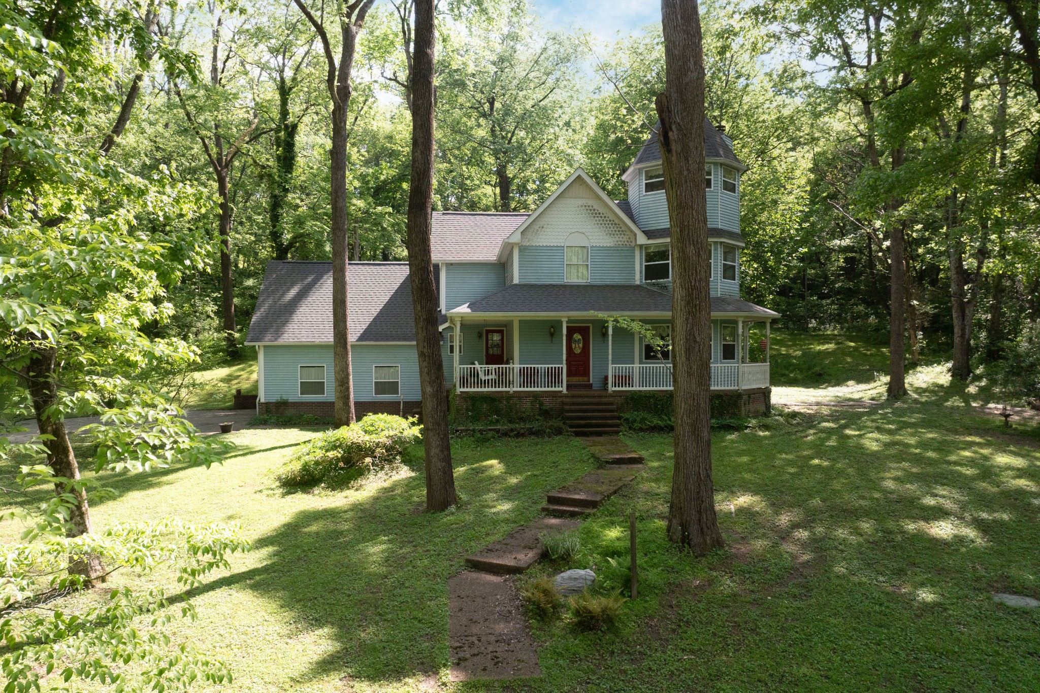 2146 Glencoe Rd Property Photo 2