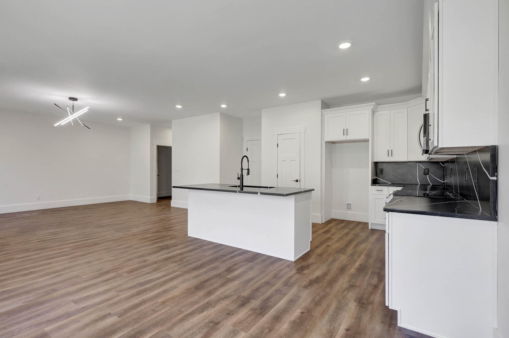 7592 Grasshopper Road Property Photo 7