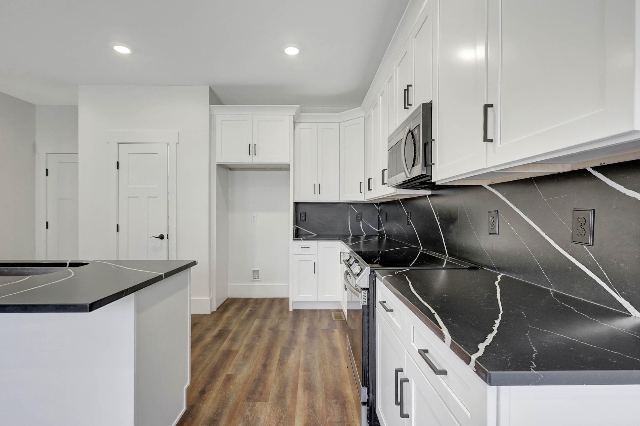 7592 Grasshopper Road Property Photo 8