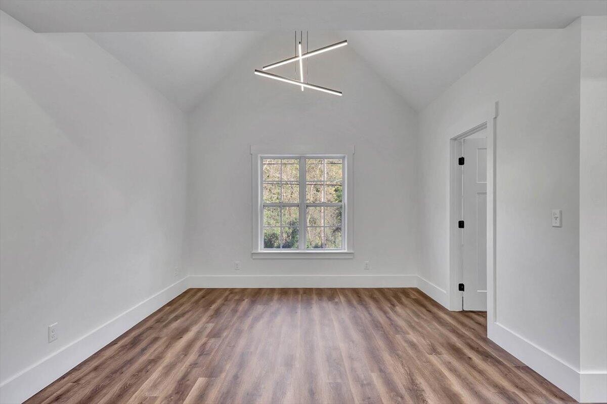 7592 Grasshopper Road Property Photo 16