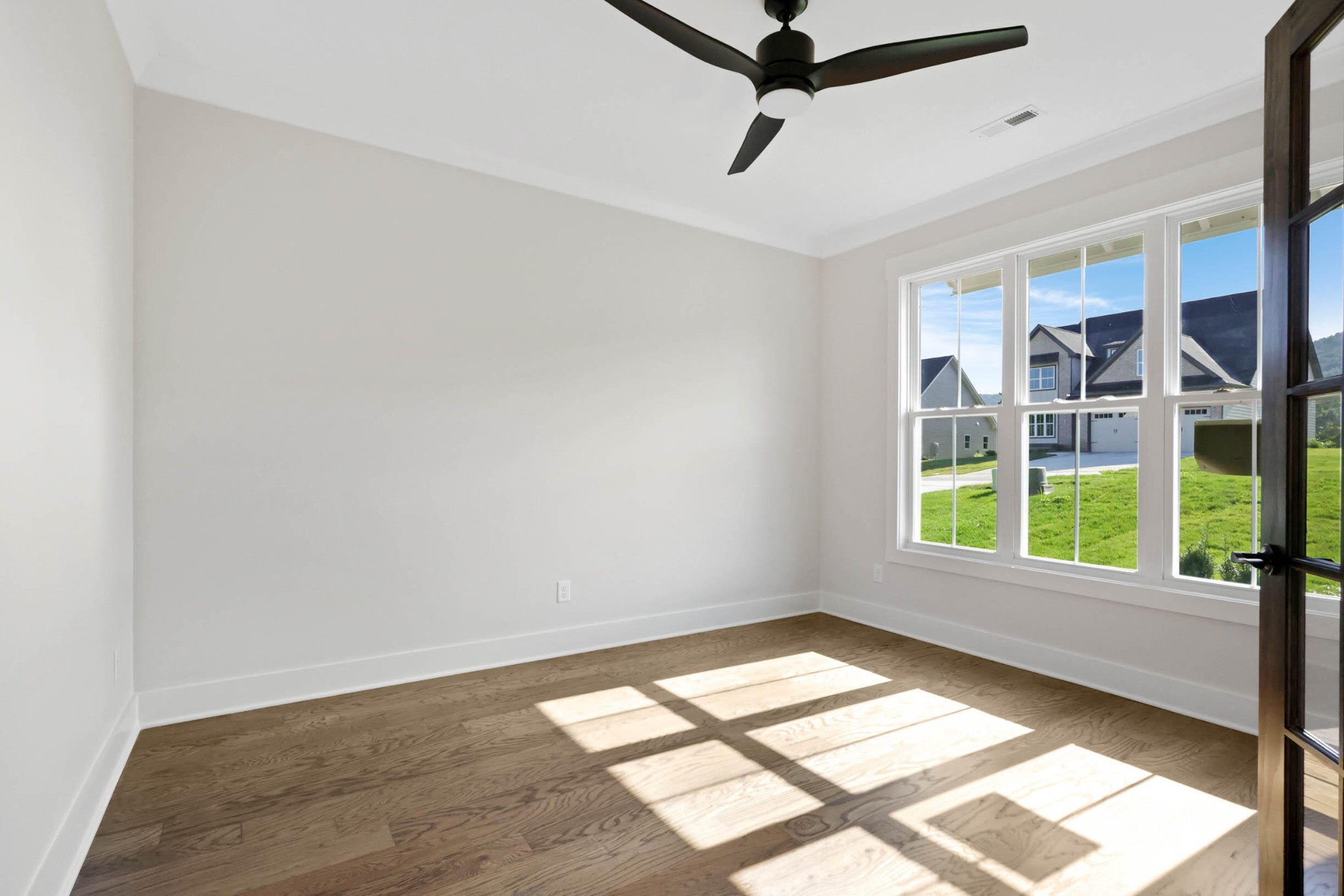 8097 Sir Oliphant Way Property Photo 5