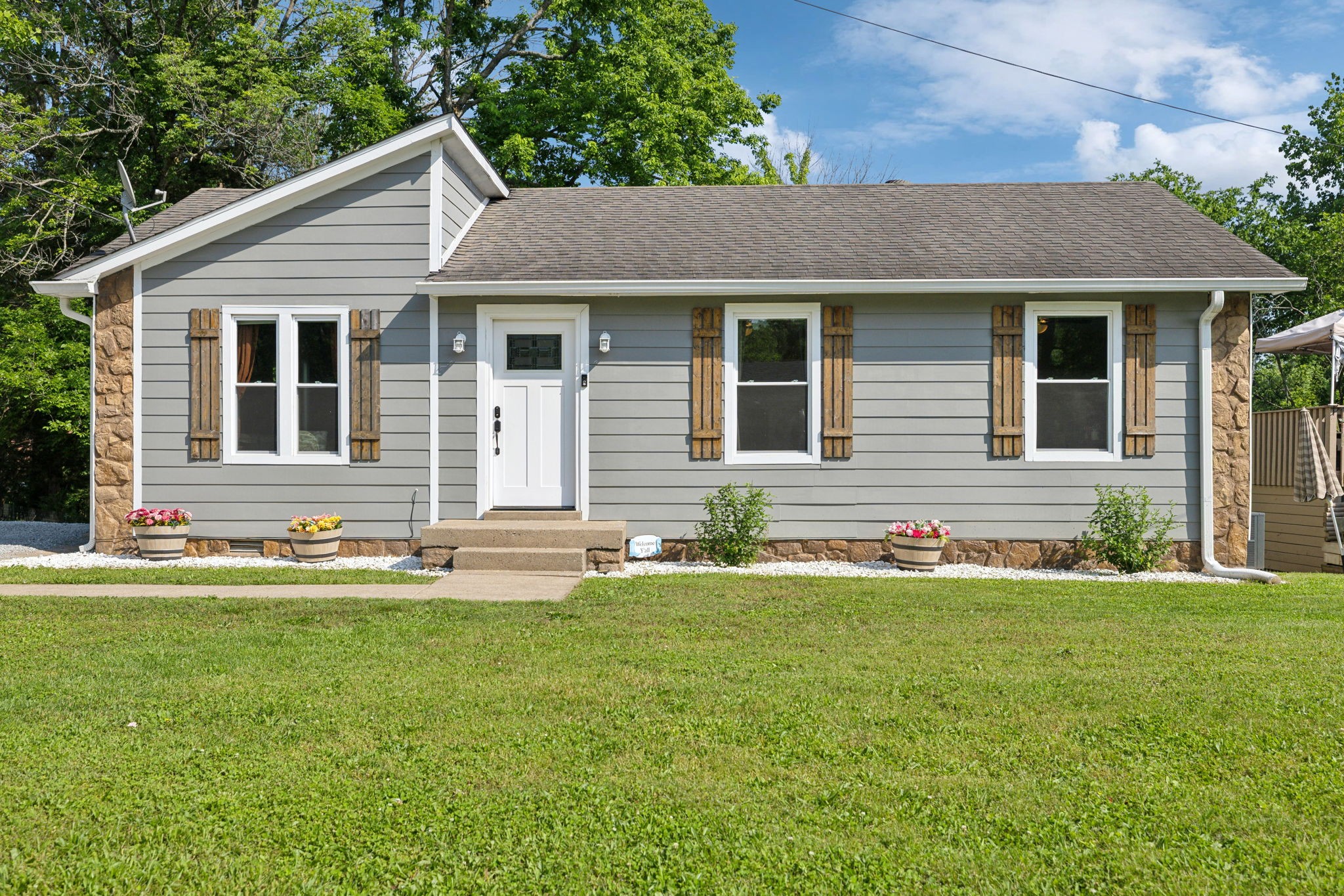 168 Evergreen Cir Property Photo 1