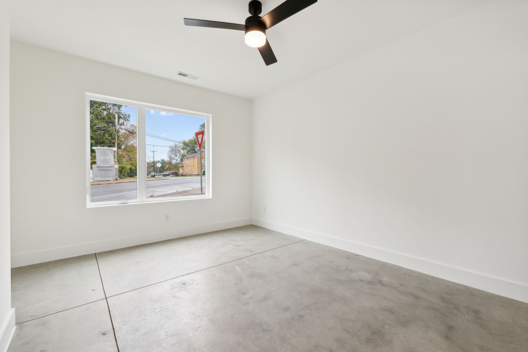 410 Douglas Ave Property Photo 10