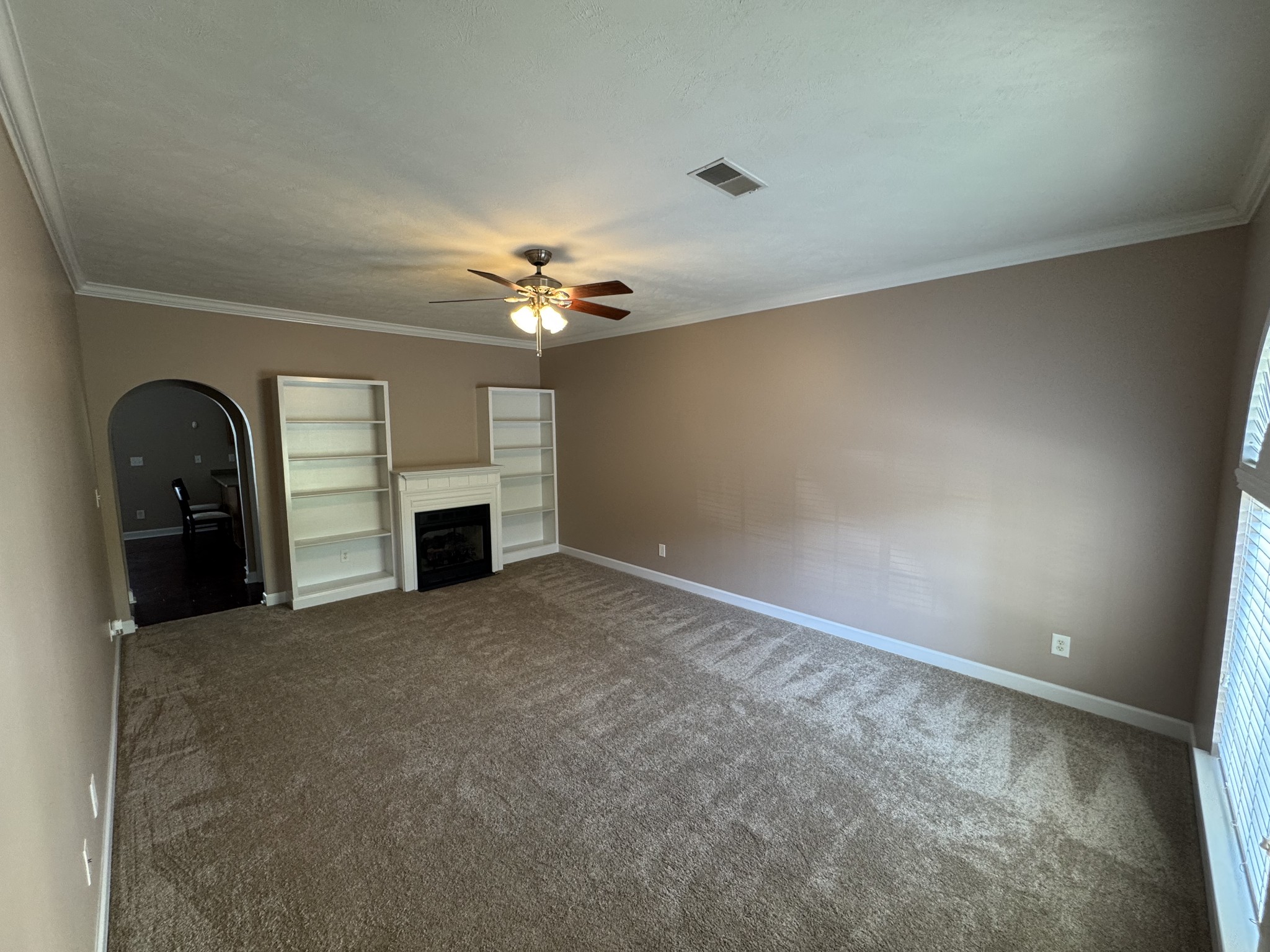 5154 Southfork Blvd Property Photo 6