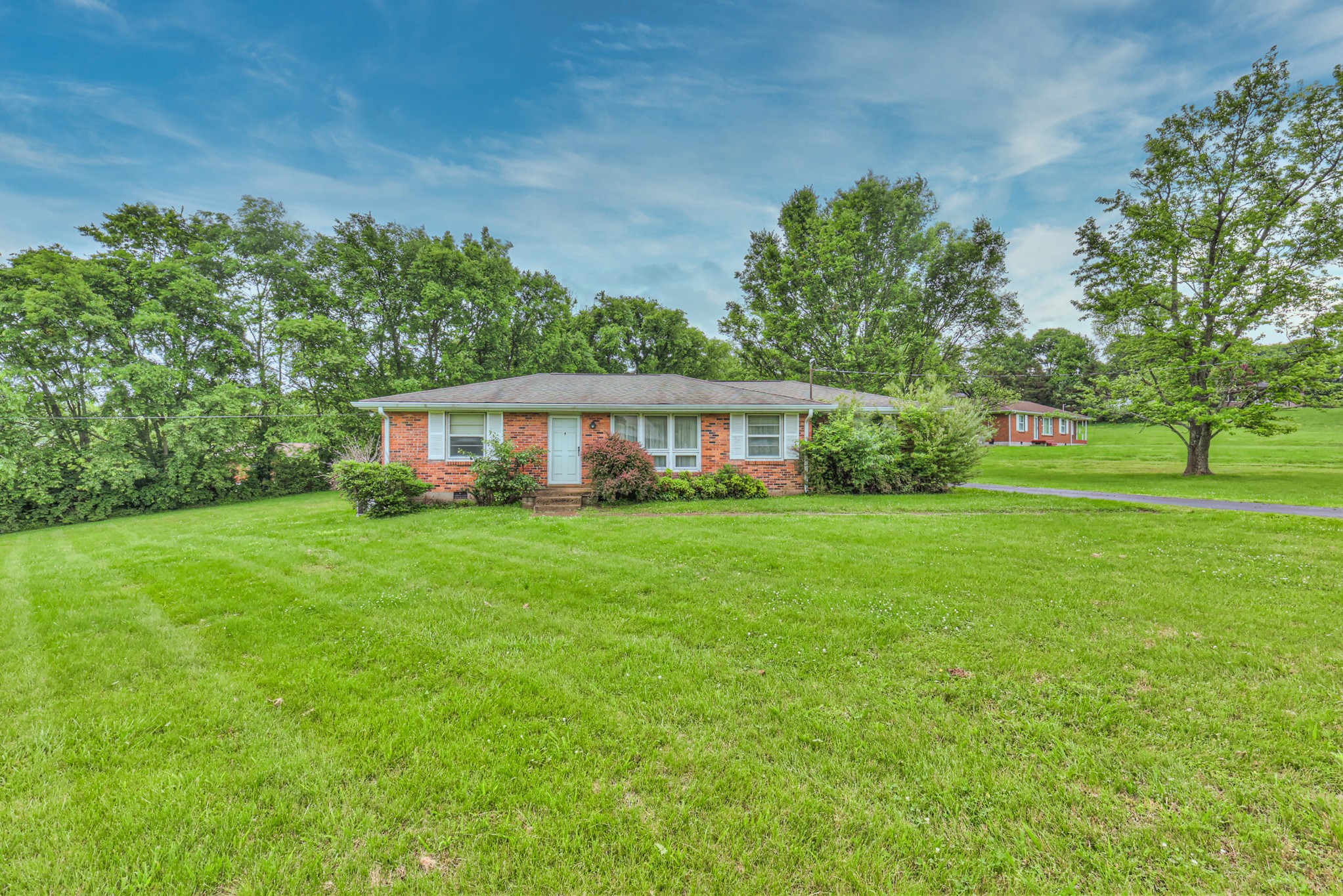 201 Foxwood Ln Property Photo