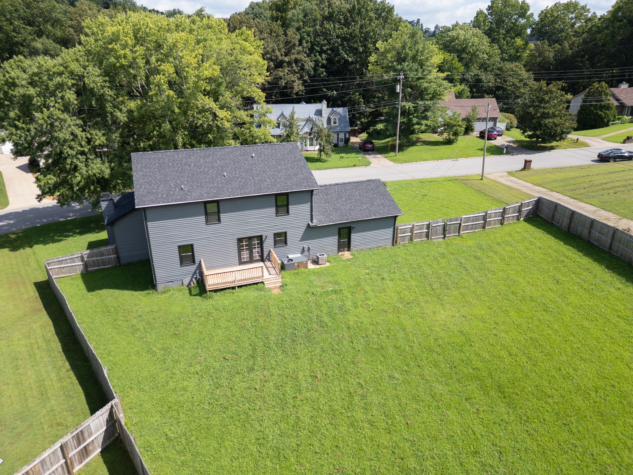 3425 Clearwater Dr Property Photo 3
