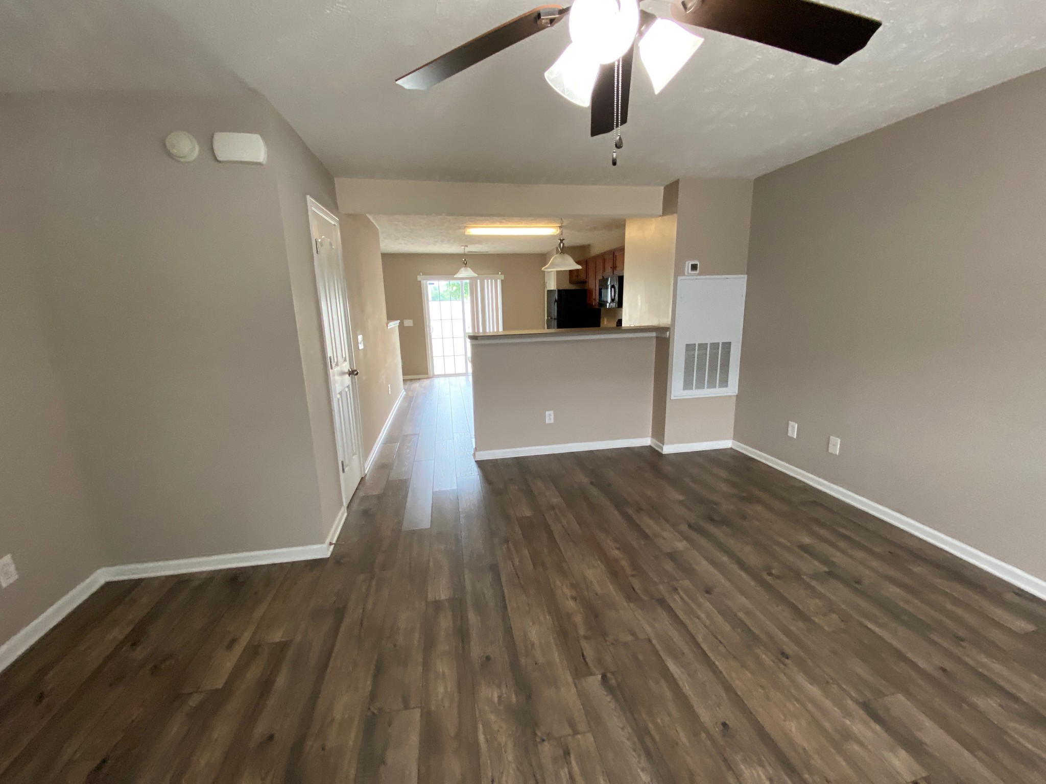 2961 S Rutherford Blvd Property Photo 2