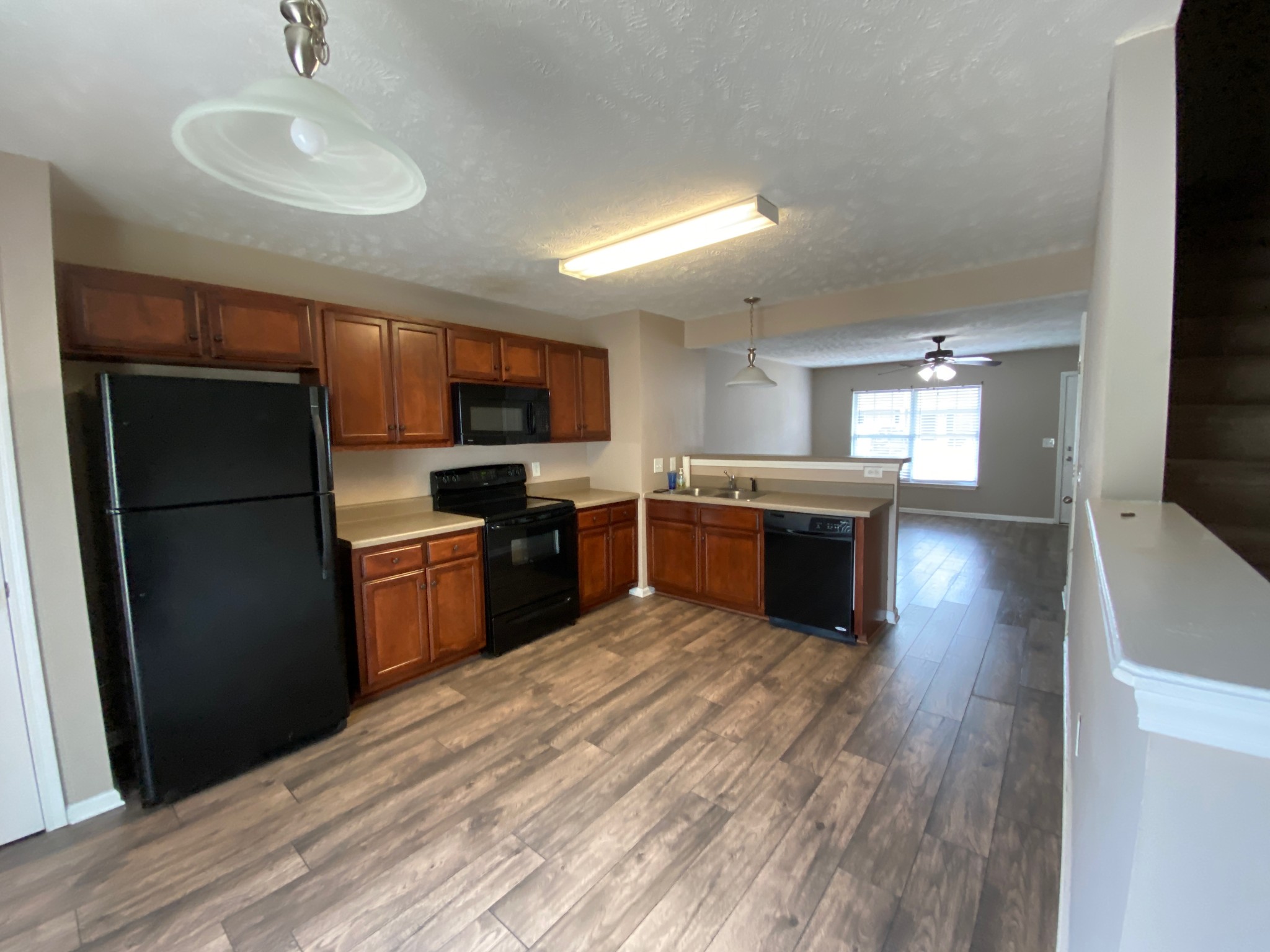 2961 S Rutherford Blvd Property Photo 4