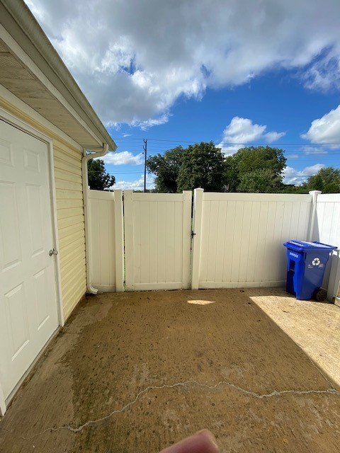2961 S Rutherford Blvd Property Photo 15