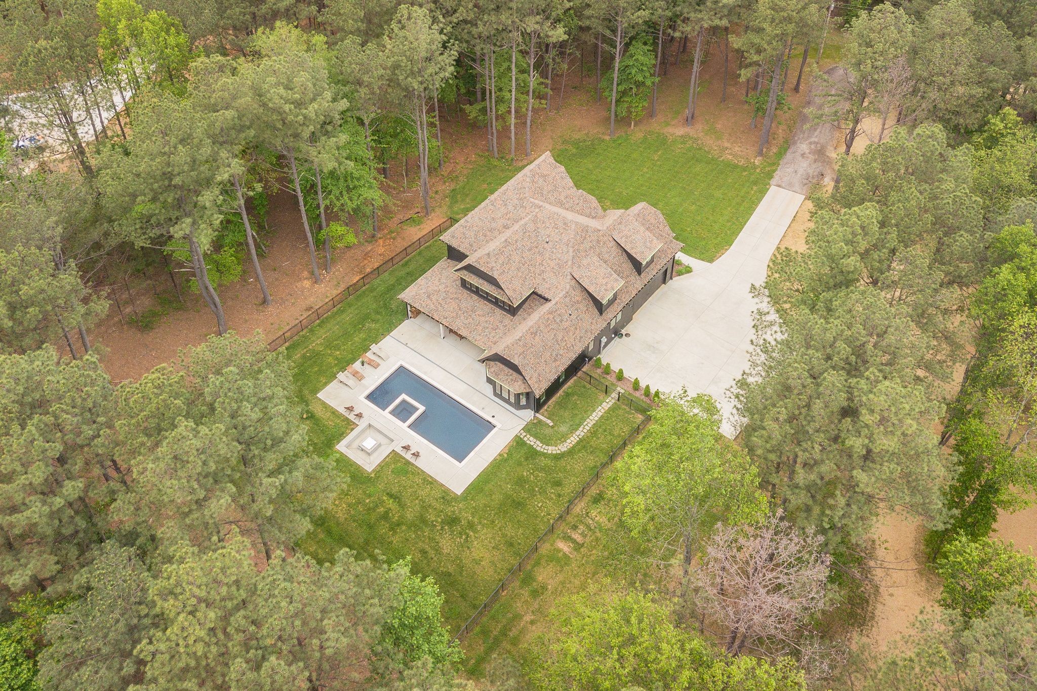 1050 Garton Road Property Photo 1