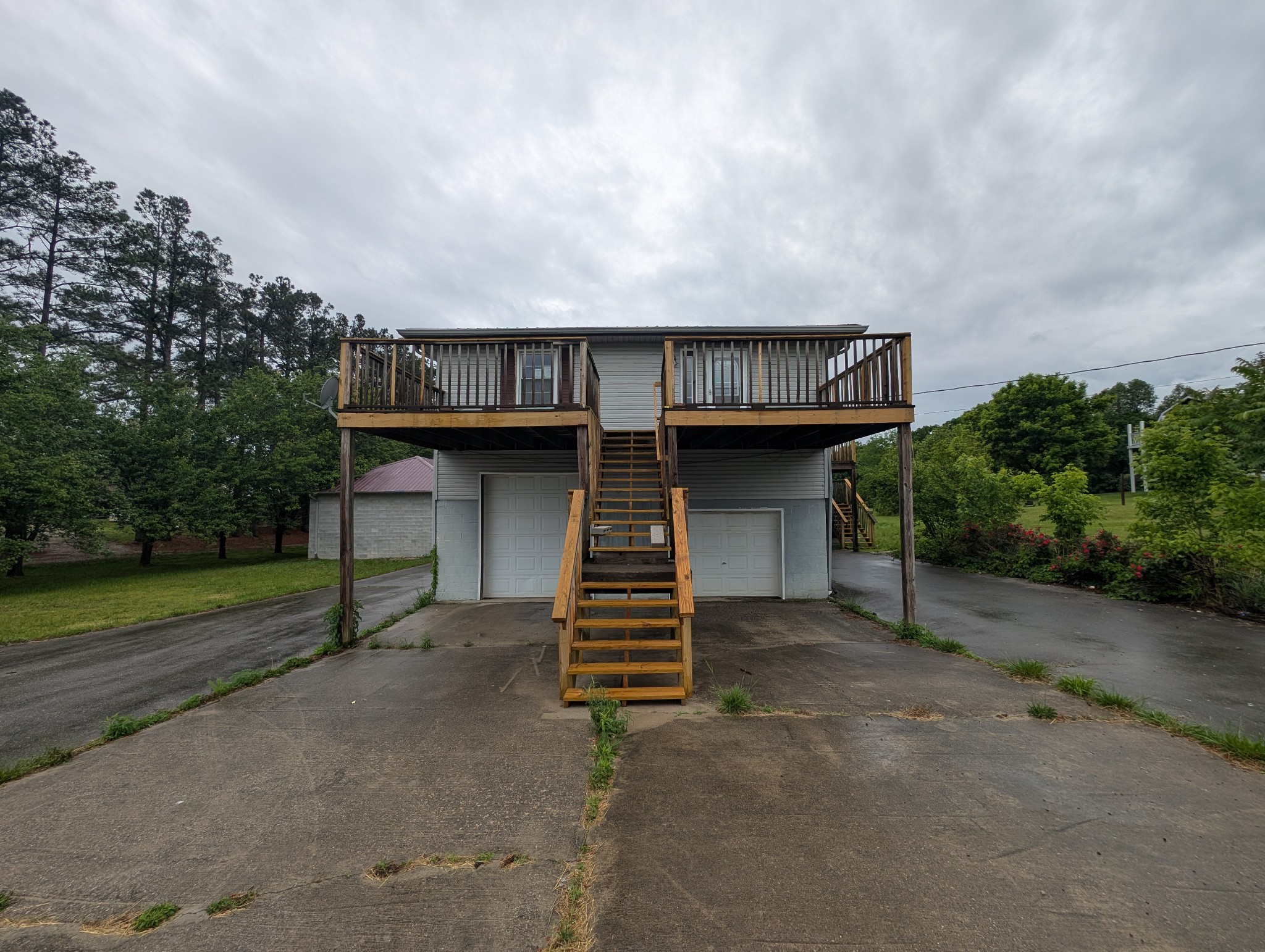 555 Oakley Allons Rd Property Photo 1