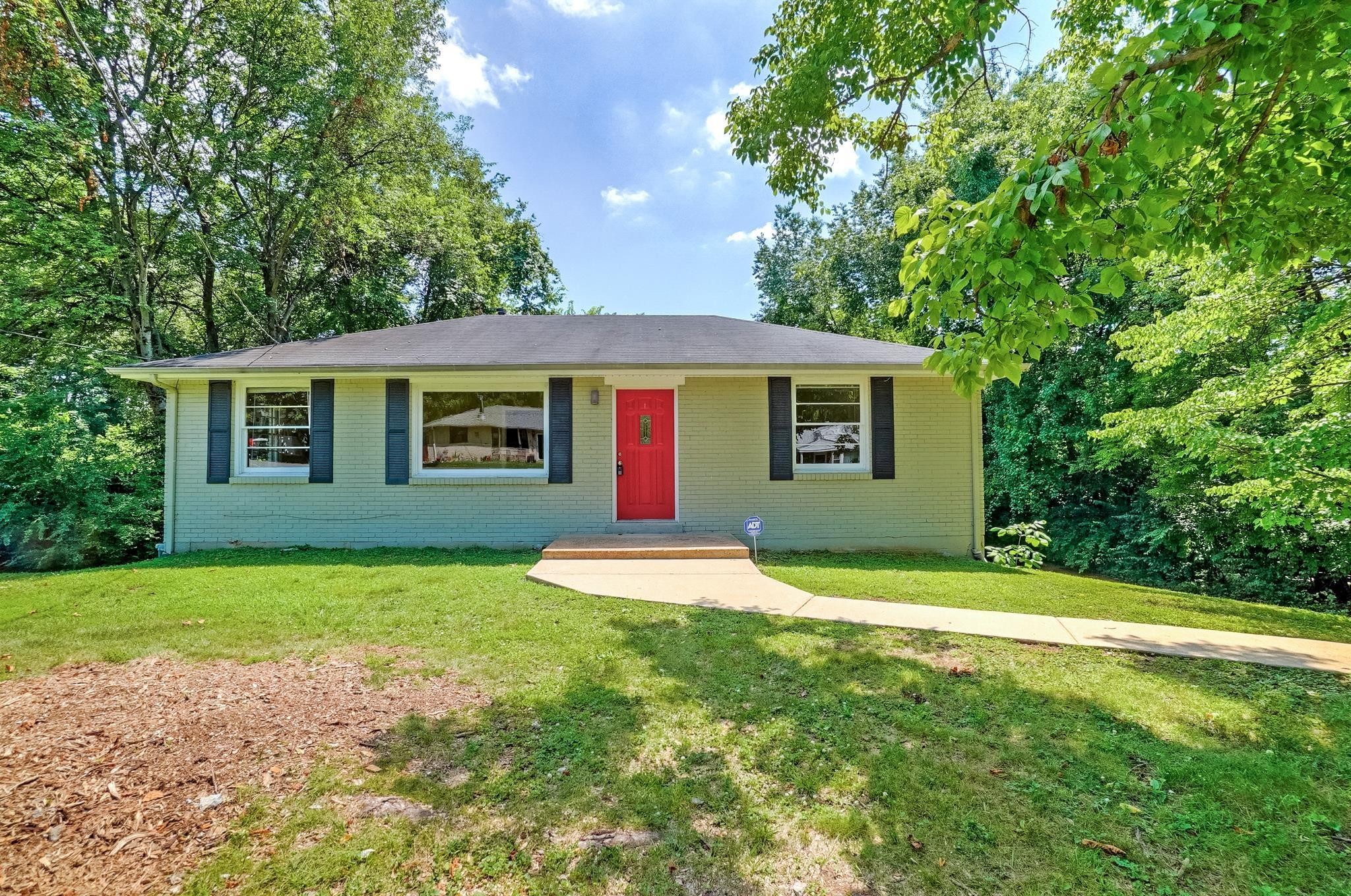 579 Highcrest Dr Property Photo 1