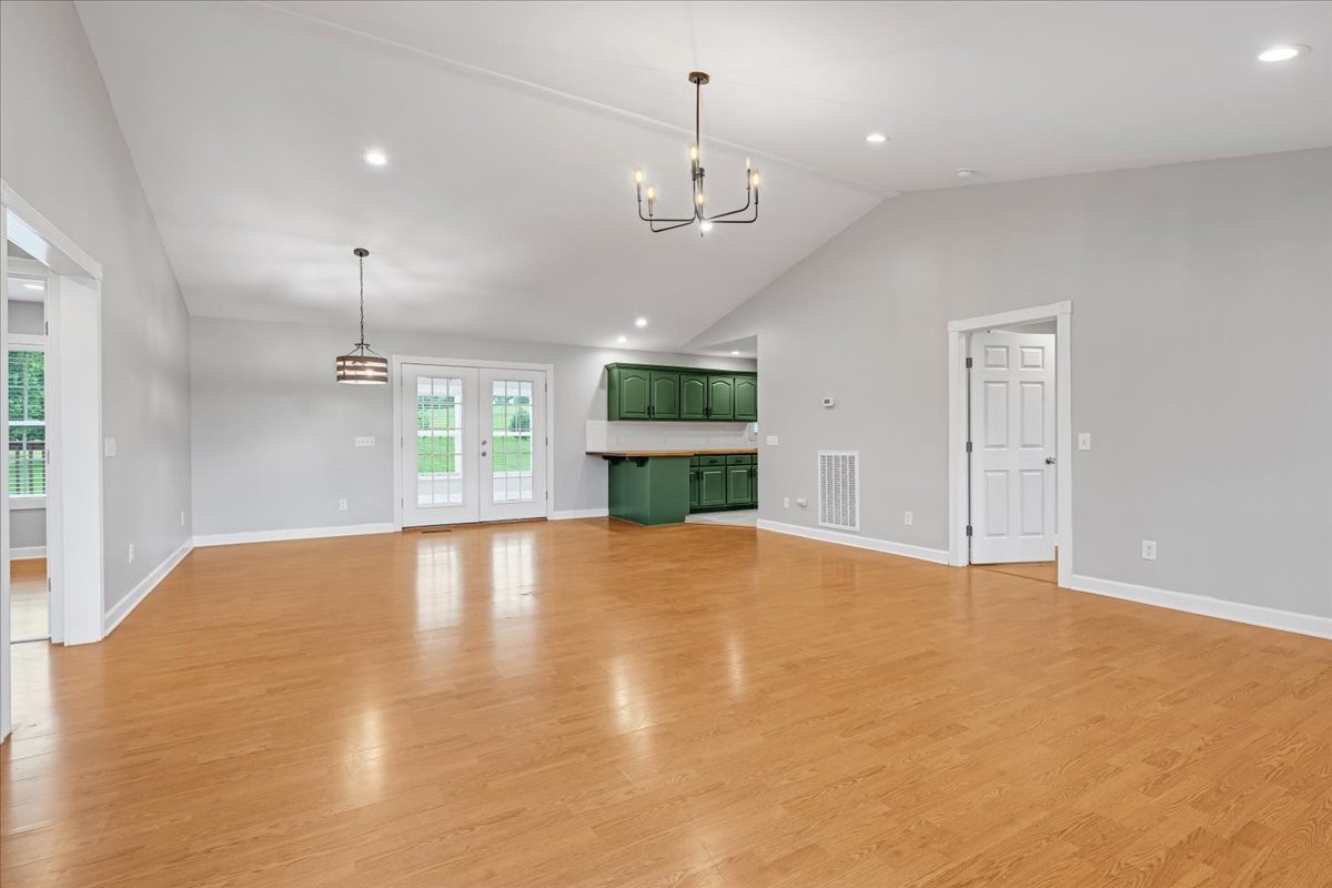 205 Jackson St Property Photo 5
